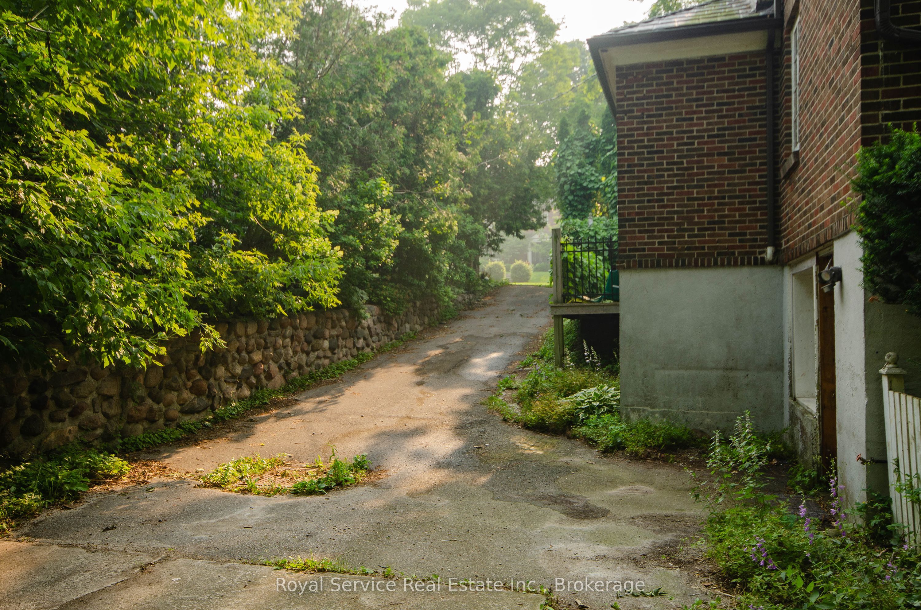 52 King Street Property Photo 33