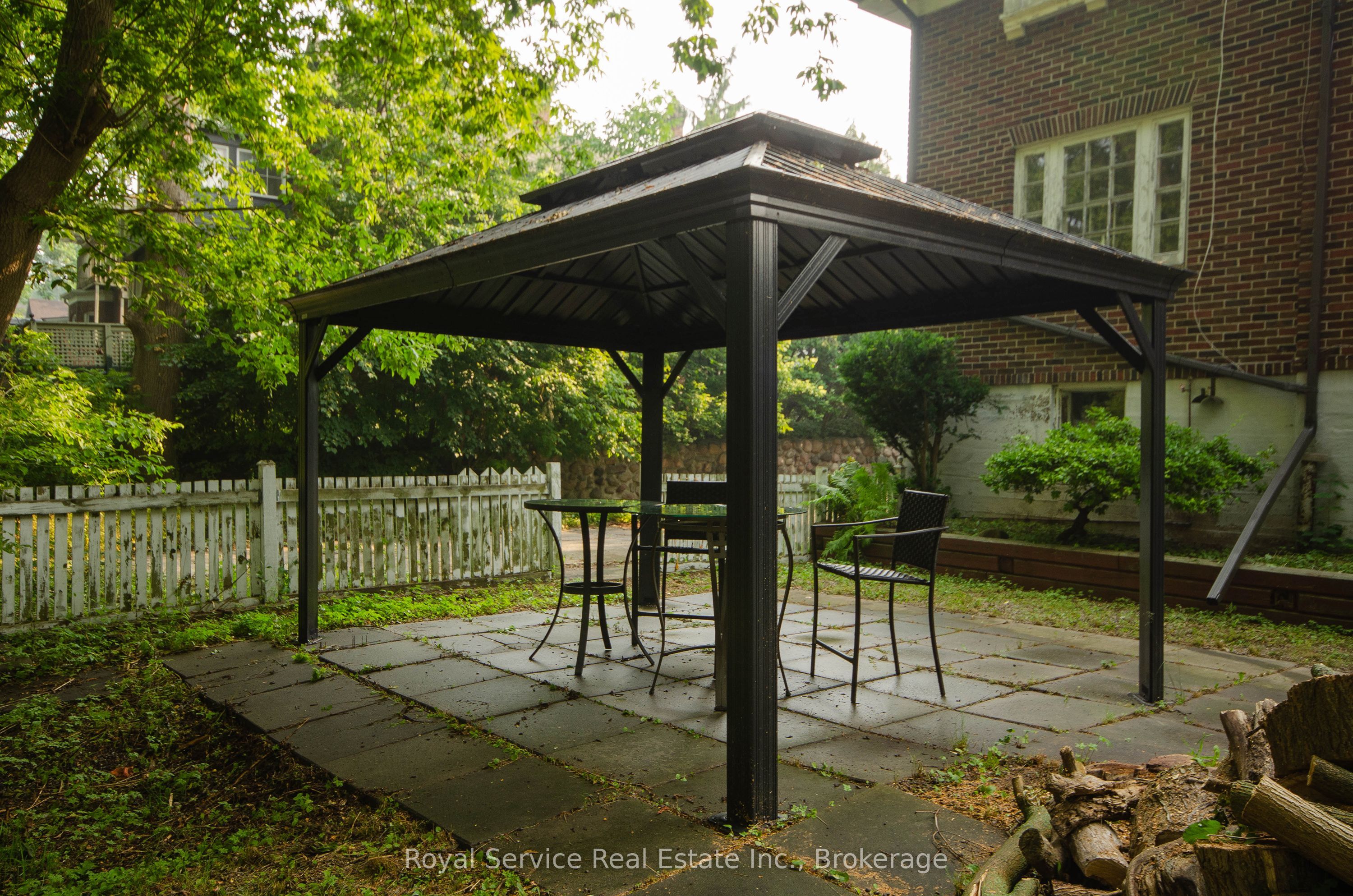 52 King Street Property Photo 34