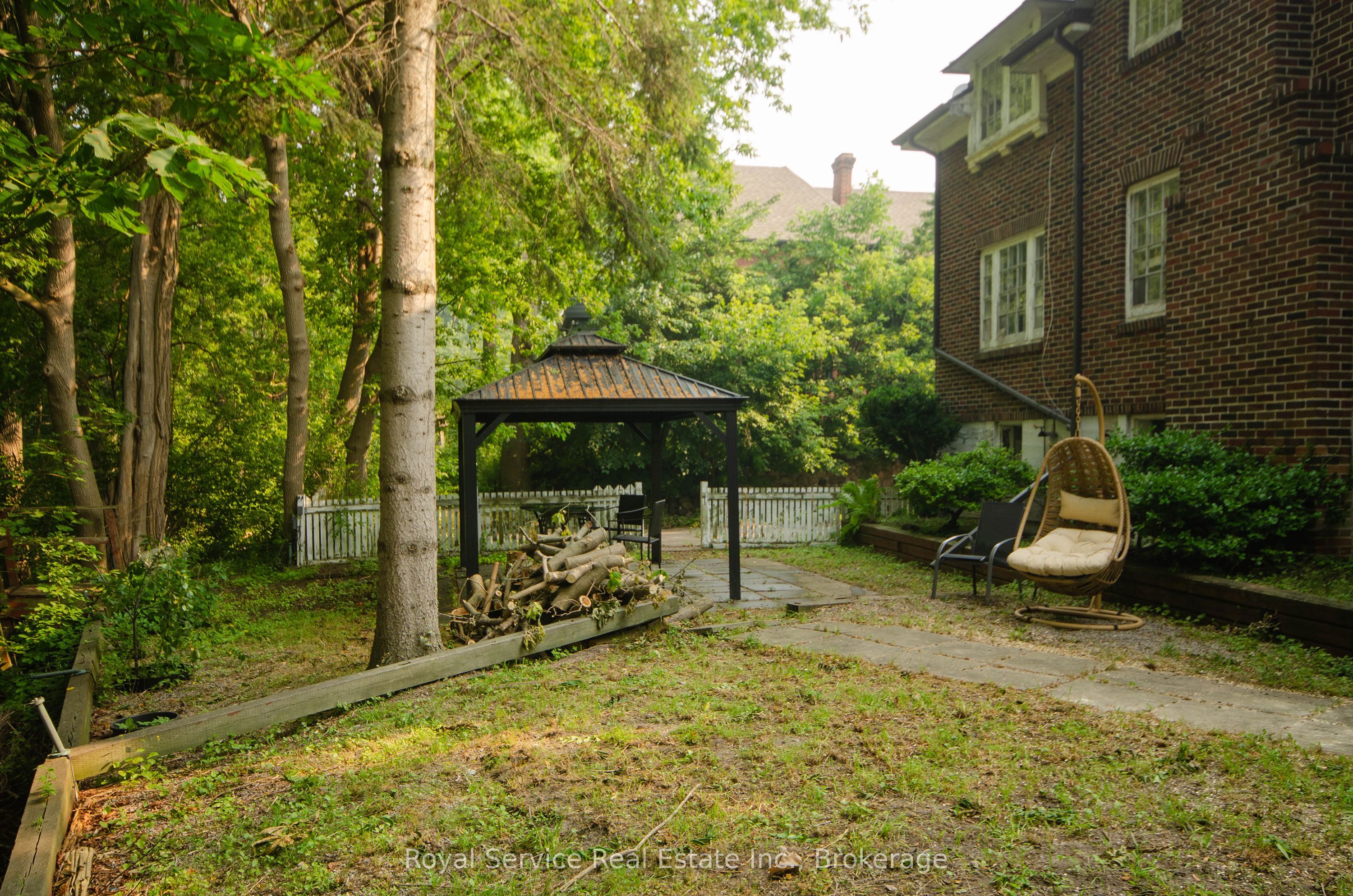 52 King Street Property Photo 35