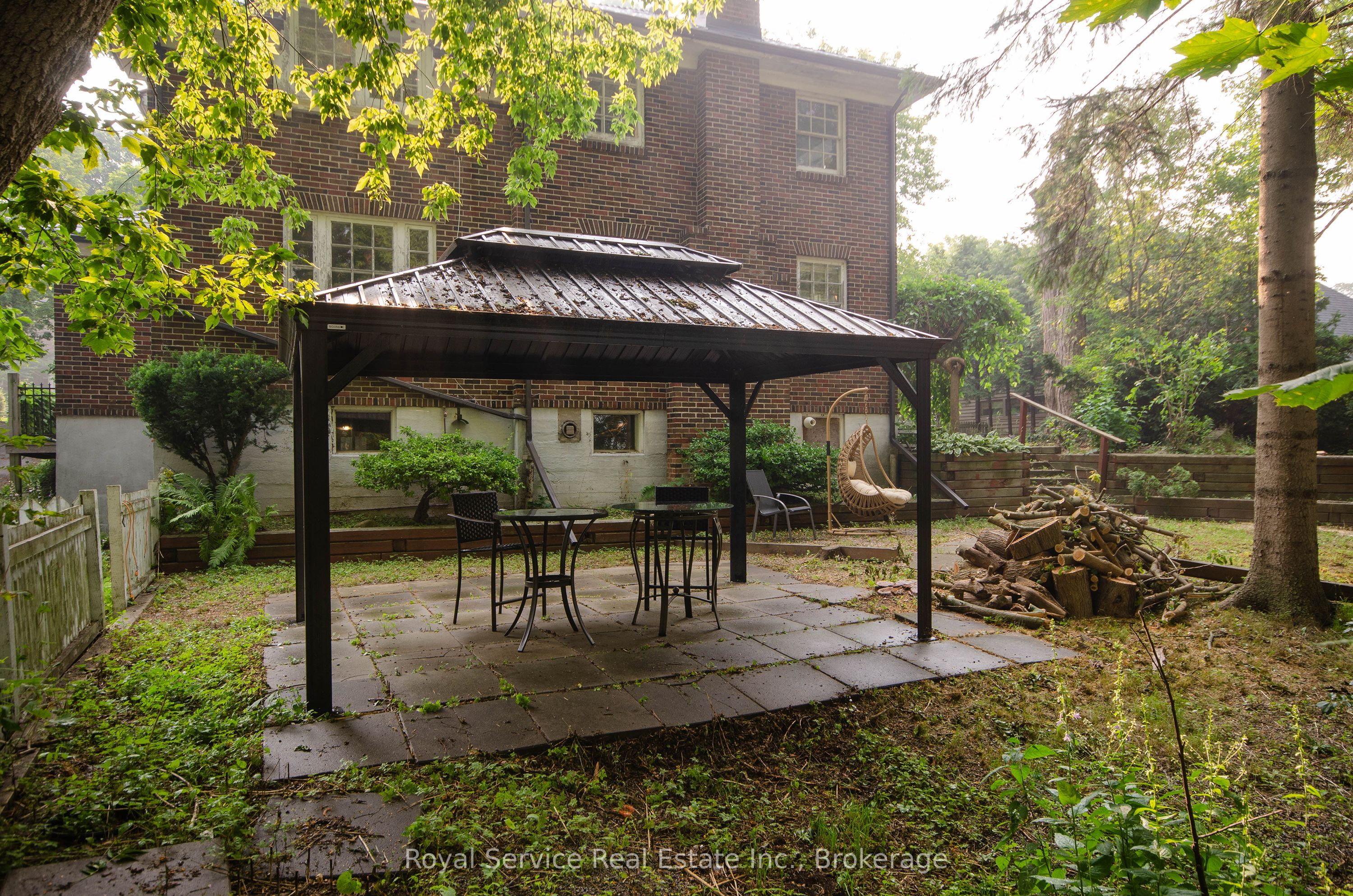 52 King Street Property Photo 37