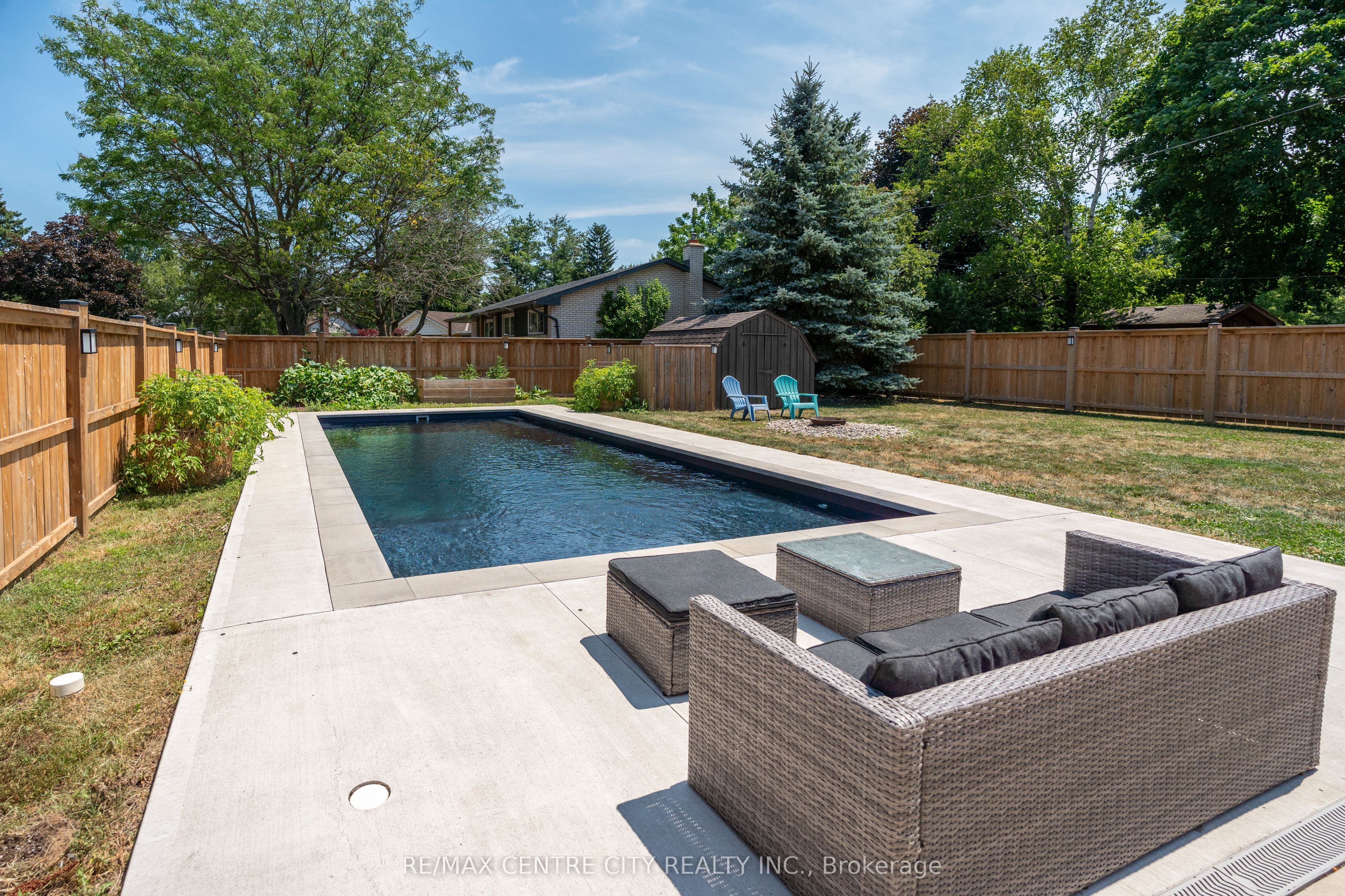 140 Oakwood Place Property Photo 6