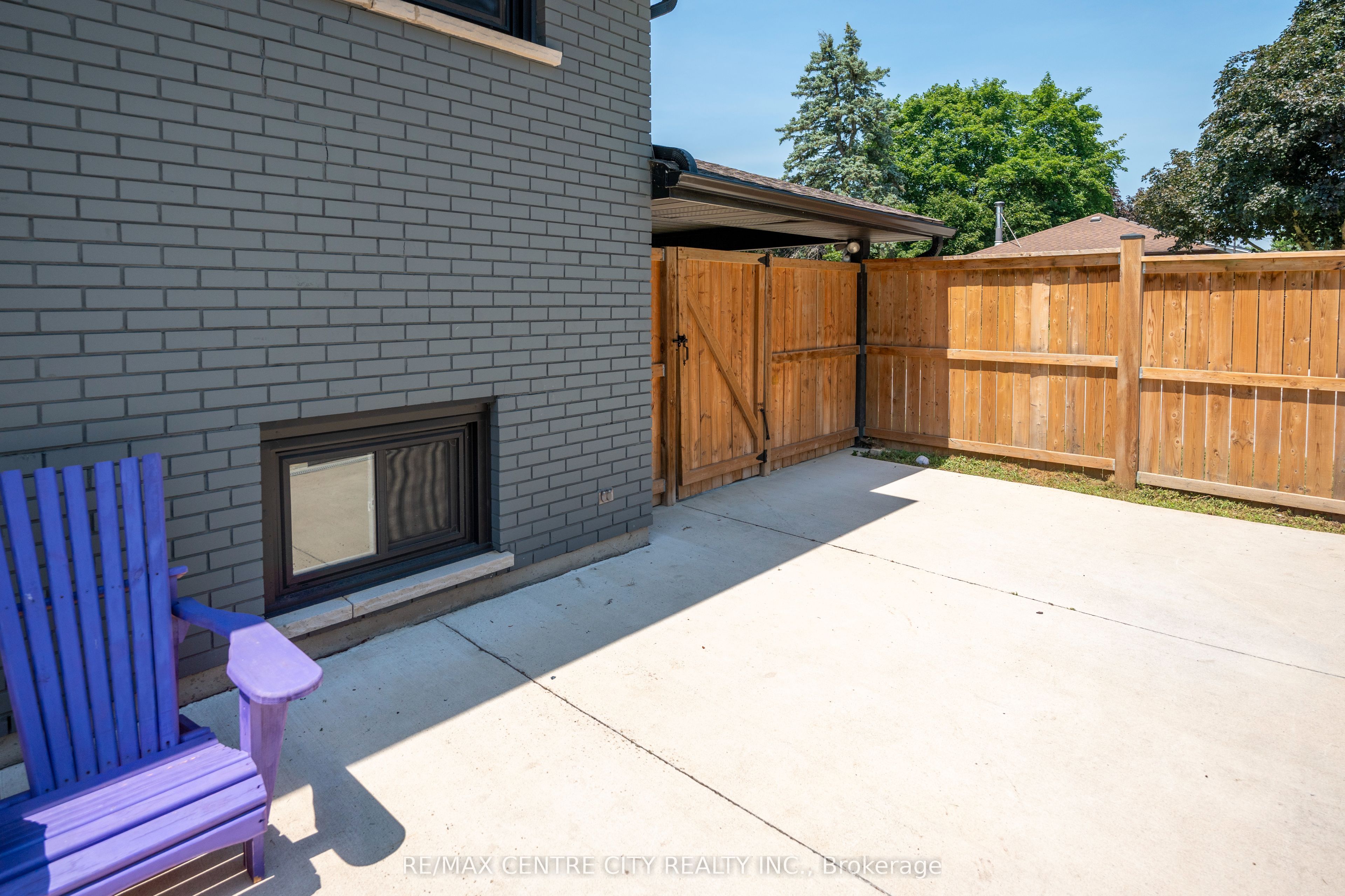 140 Oakwood Place Property Photo 10