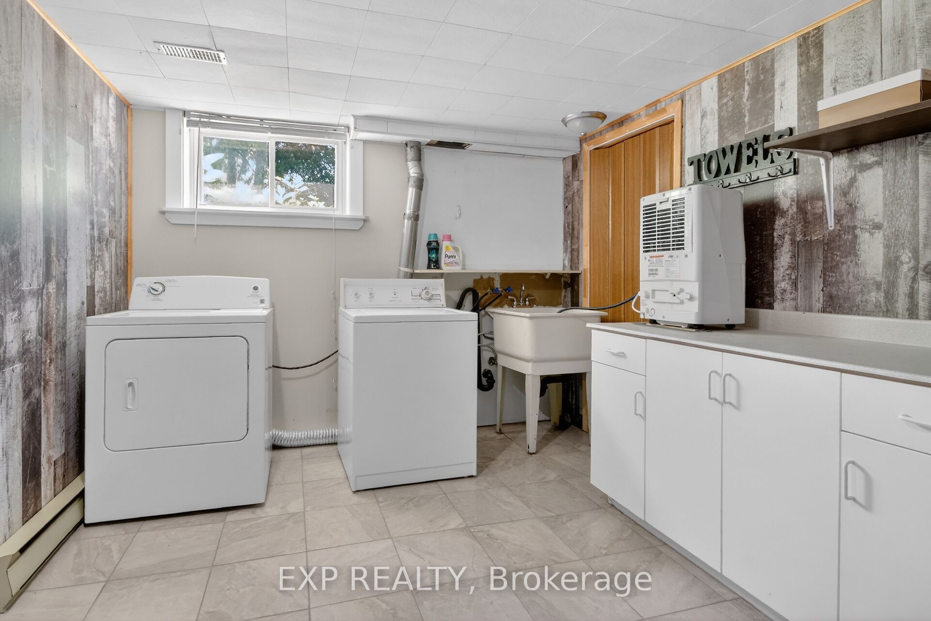 338 William Street Property Photo 44