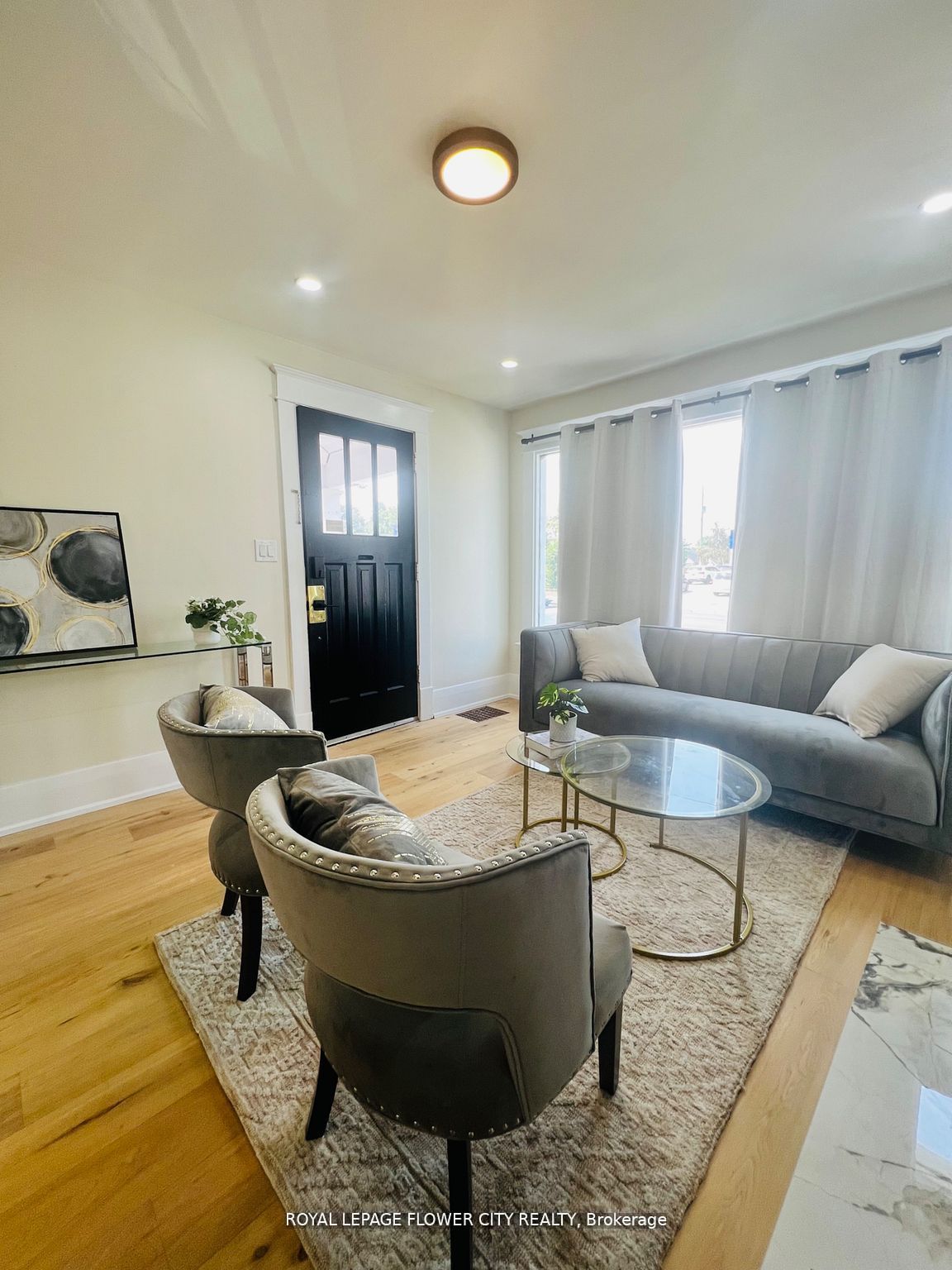 346 Wharncliffe Road S Property Photo 4