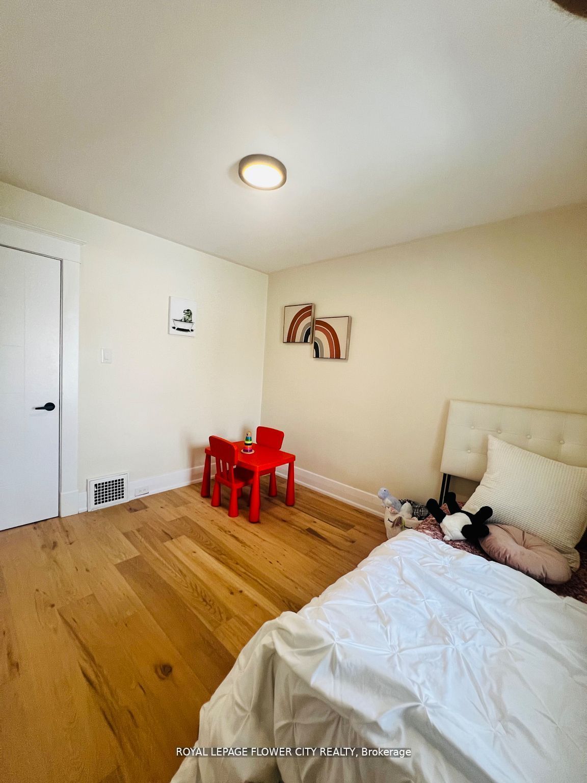 346 Wharncliffe Road S Property Photo 16