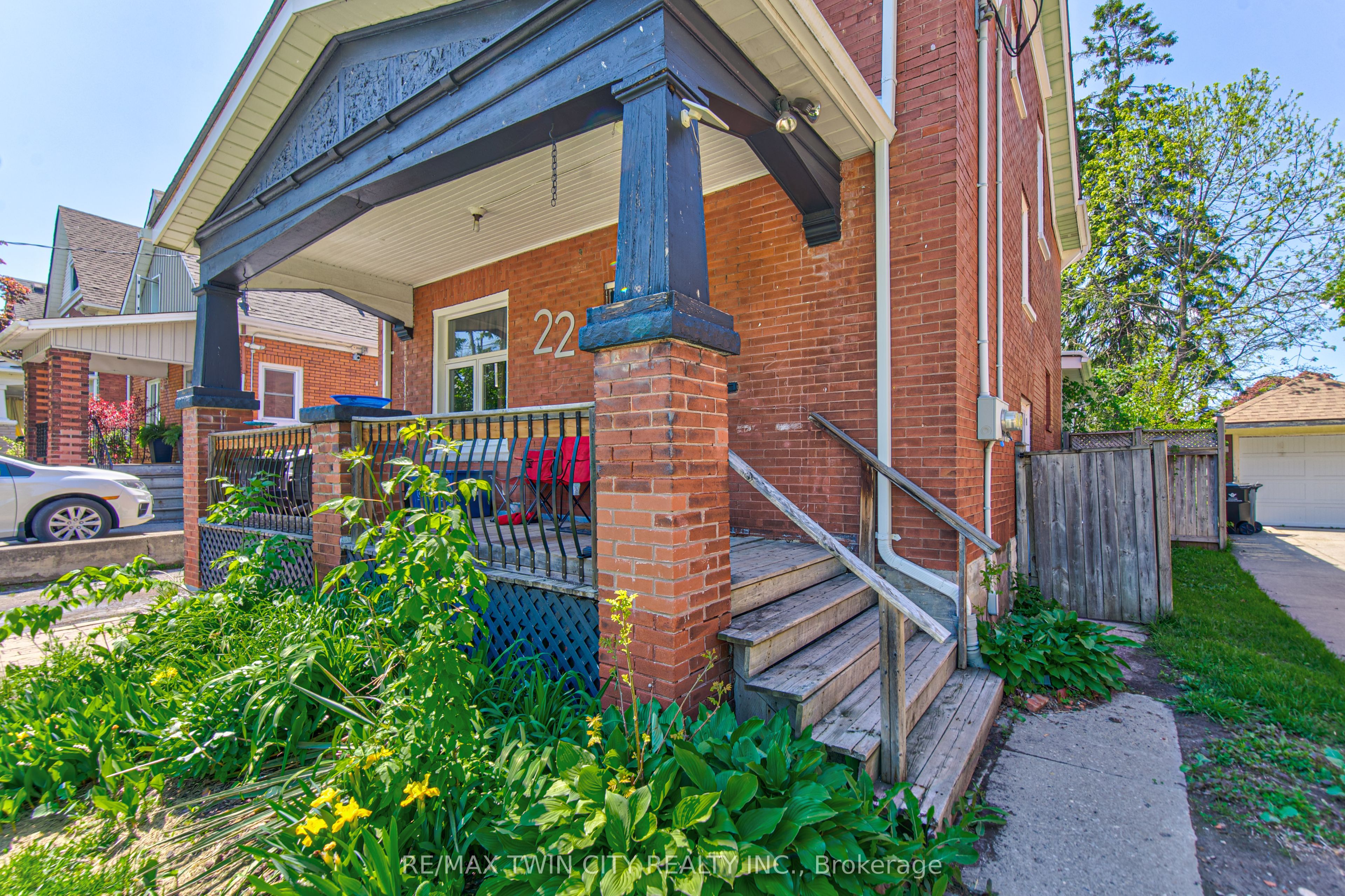 22 Herlan Avenue Property Photo 4