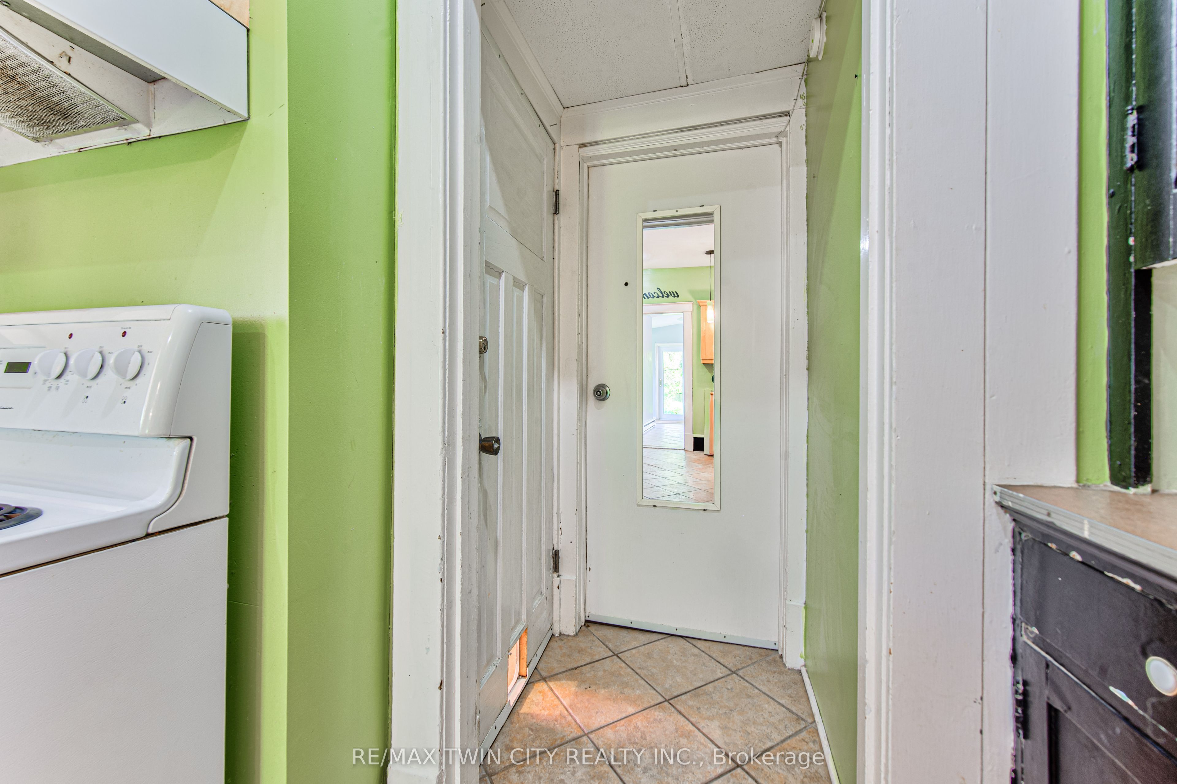 22 Herlan Avenue Property Photo 8