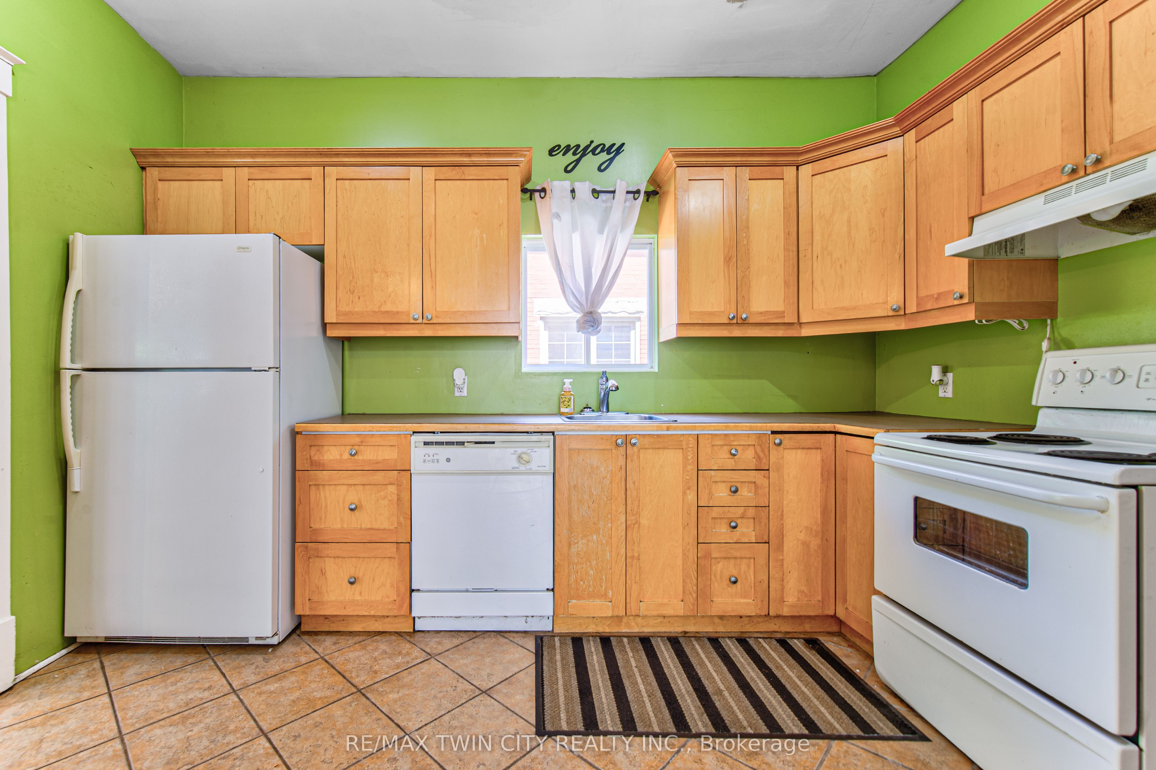 22 Herlan Avenue Property Photo 10