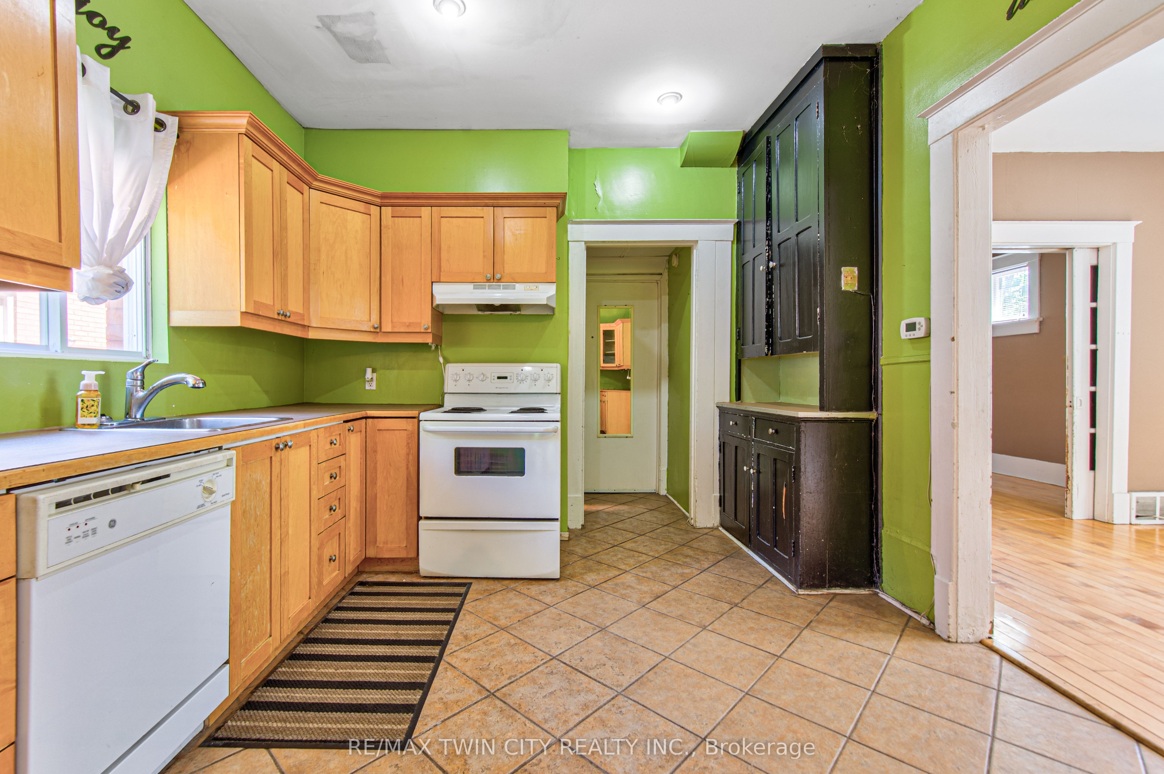 22 Herlan Avenue Property Photo 11