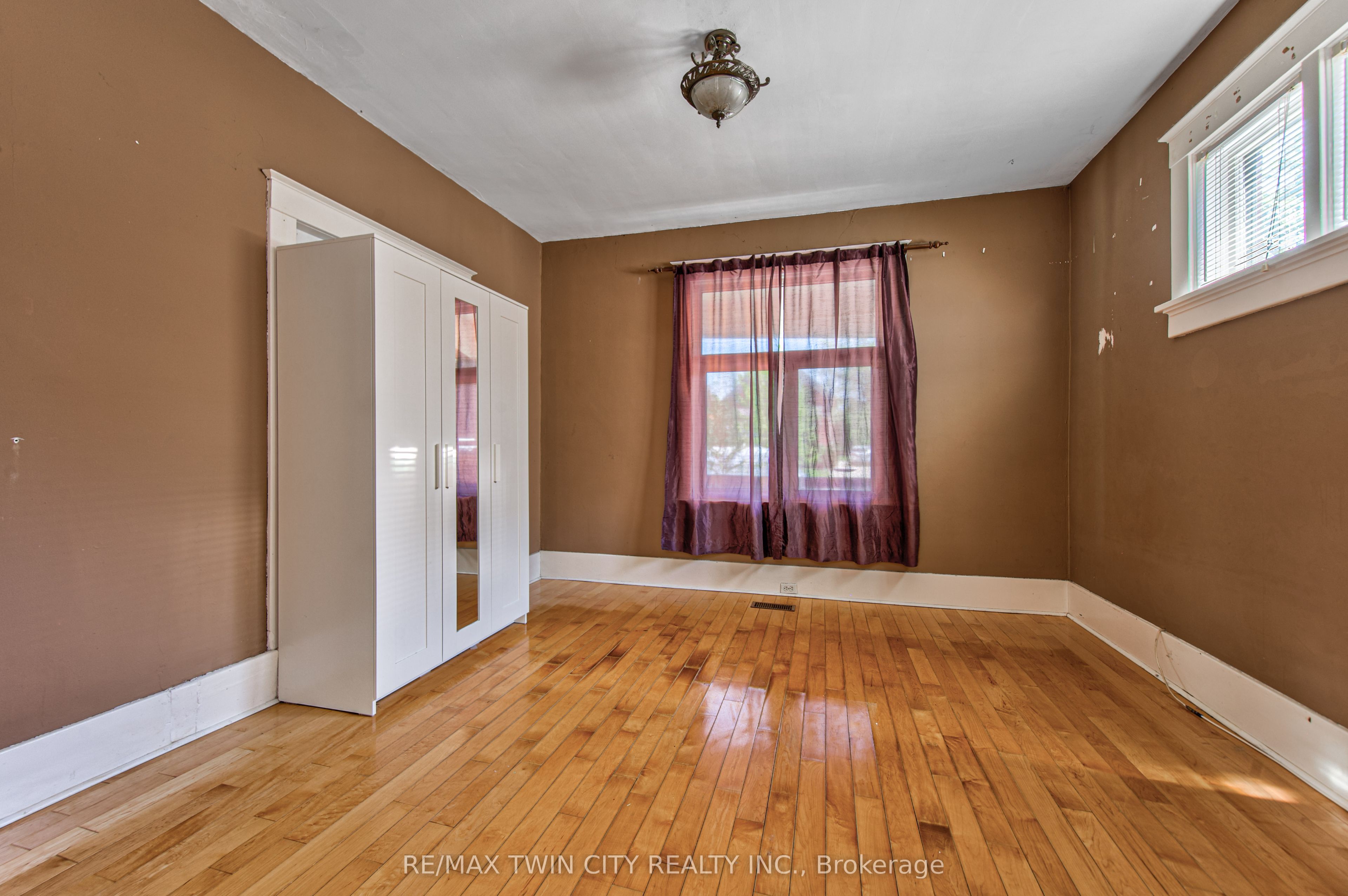 22 Herlan Avenue Property Photo 16