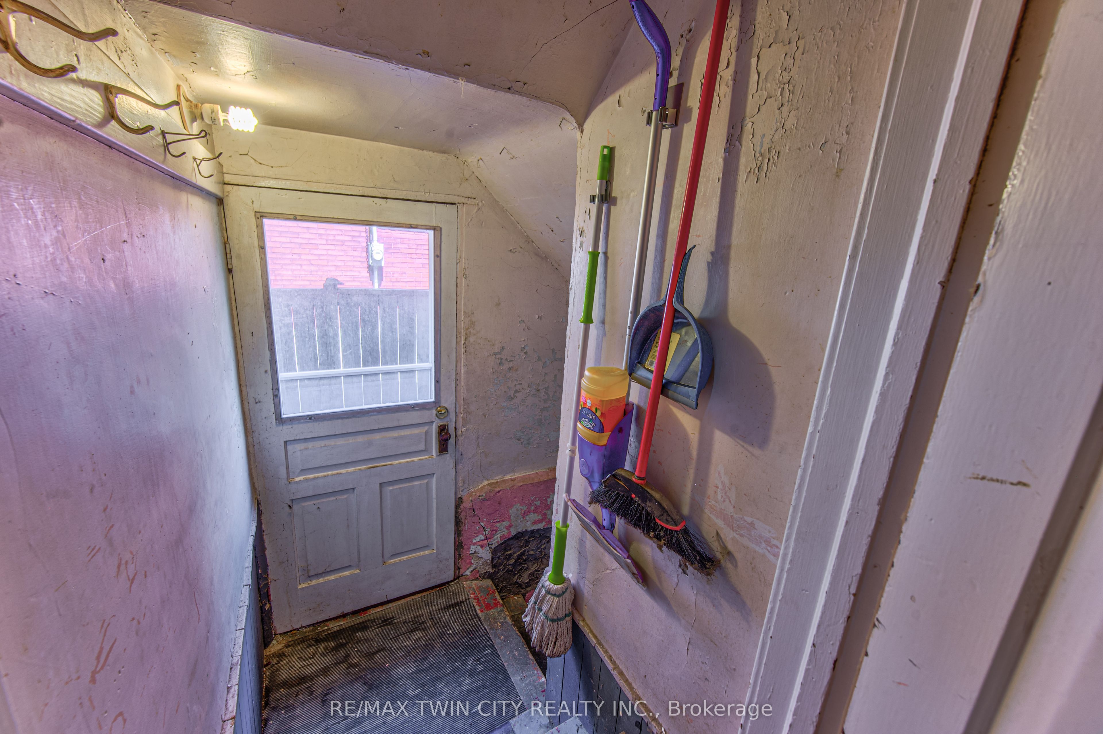 22 Herlan Avenue Property Photo 23