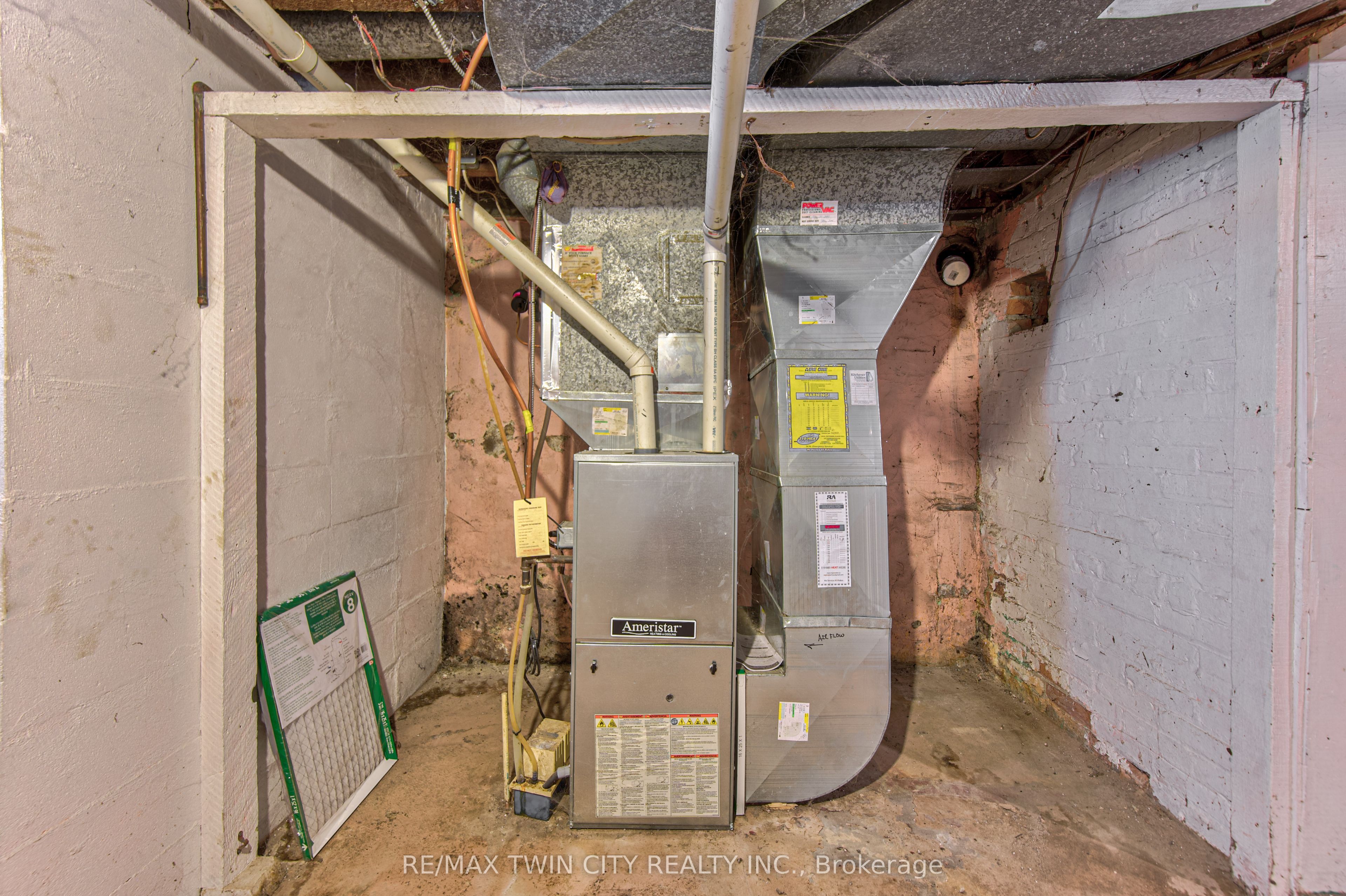 22 Herlan Avenue Property Photo 25