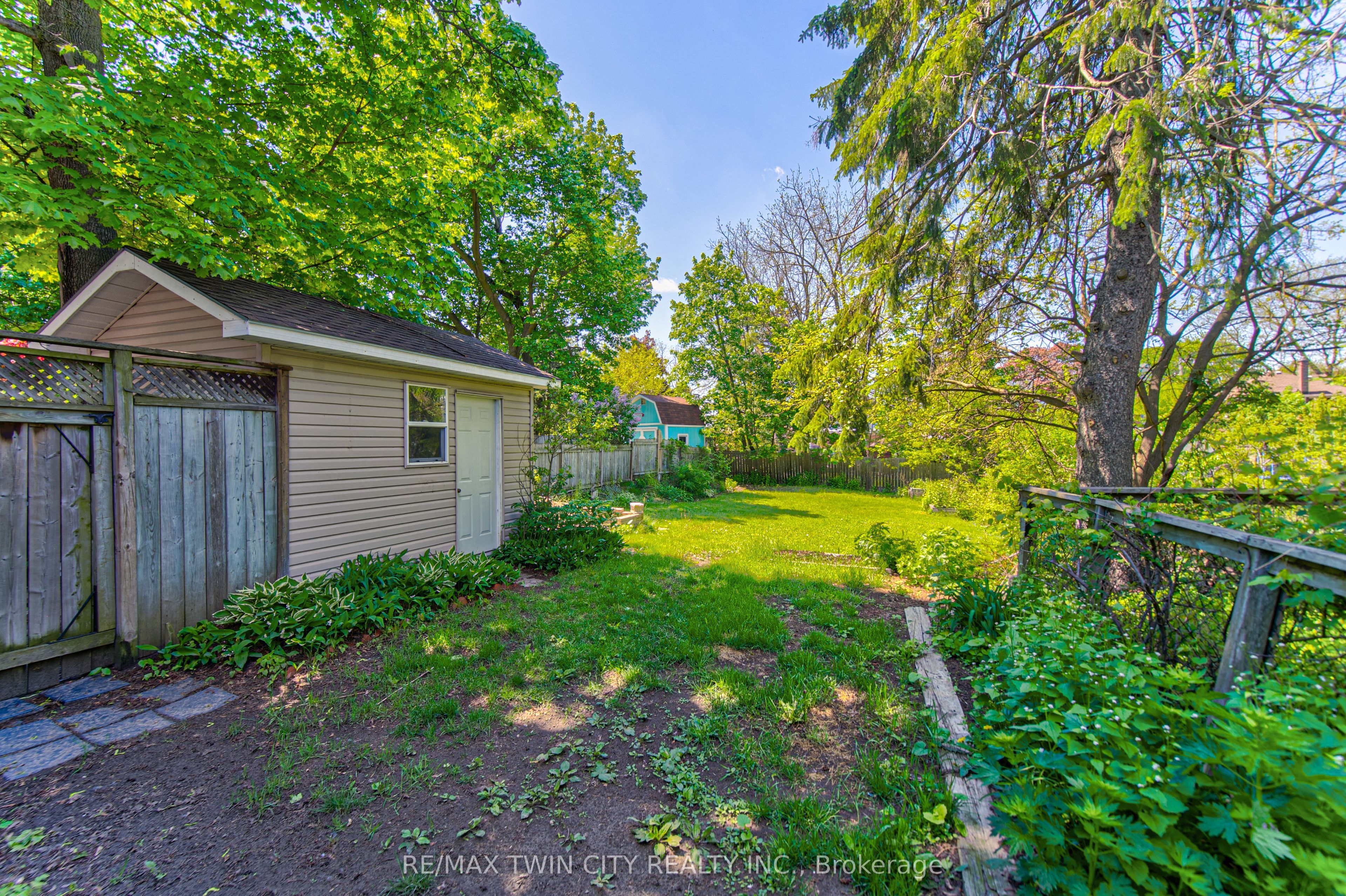 22 Herlan Avenue Property Photo 28