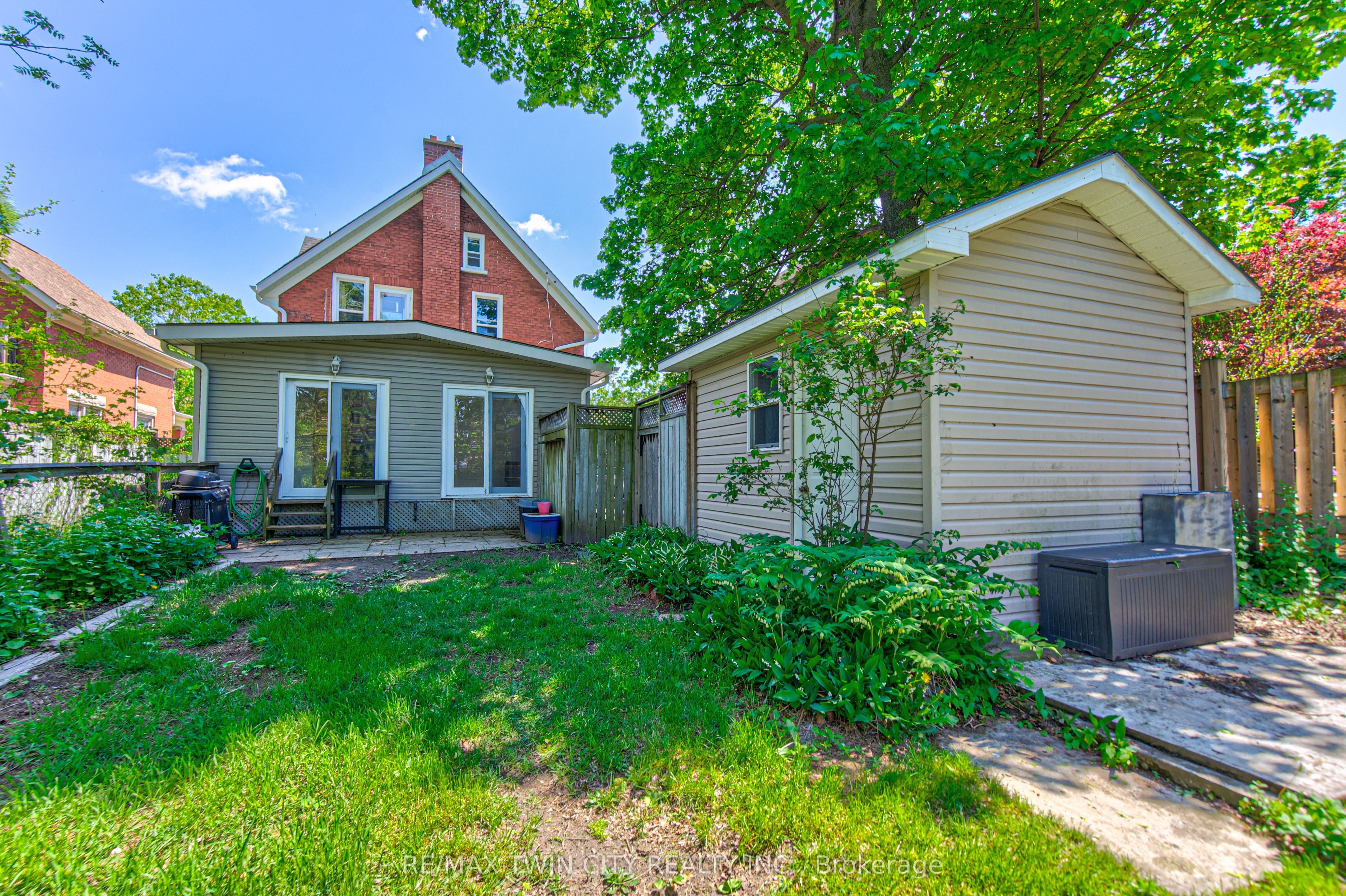 22 Herlan Avenue Property Photo 33