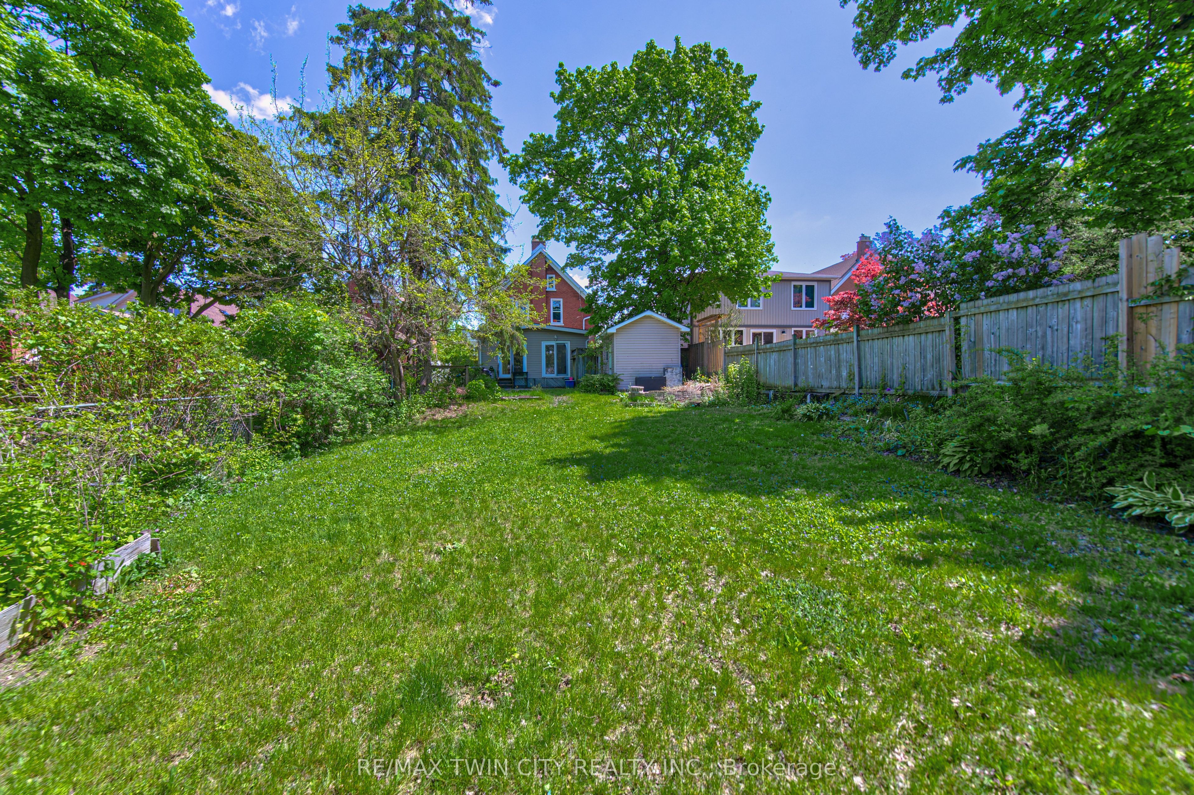 22 Herlan Avenue Property Photo 35