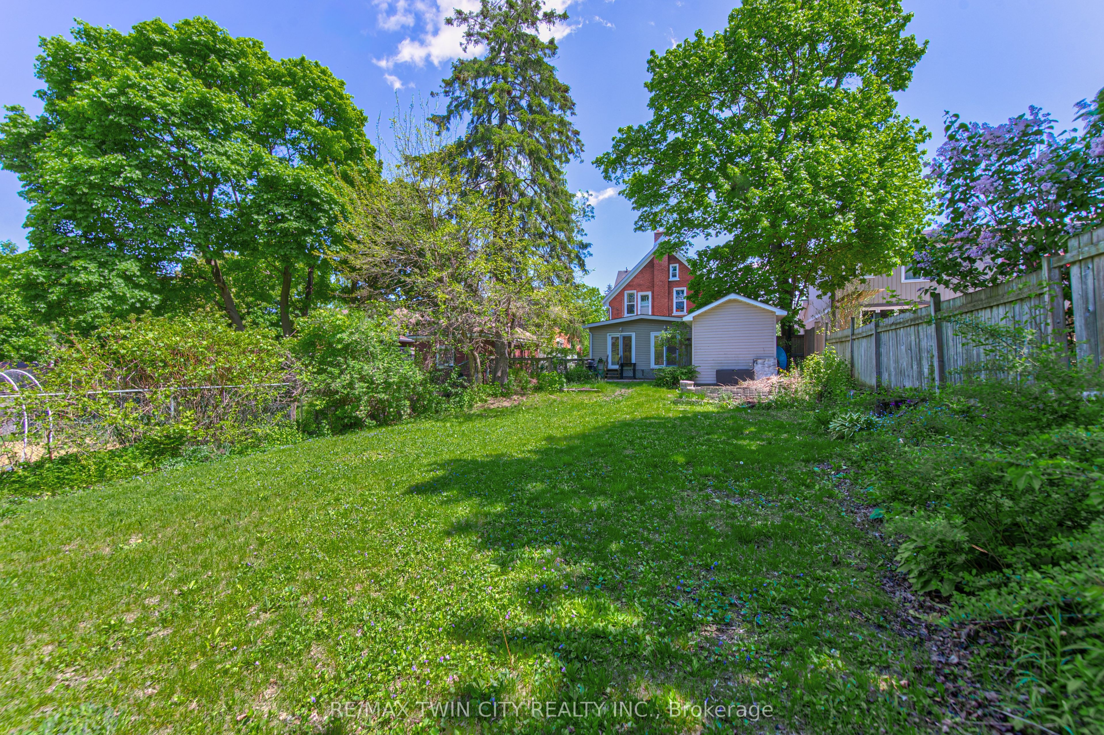 22 Herlan Avenue Property Photo 37