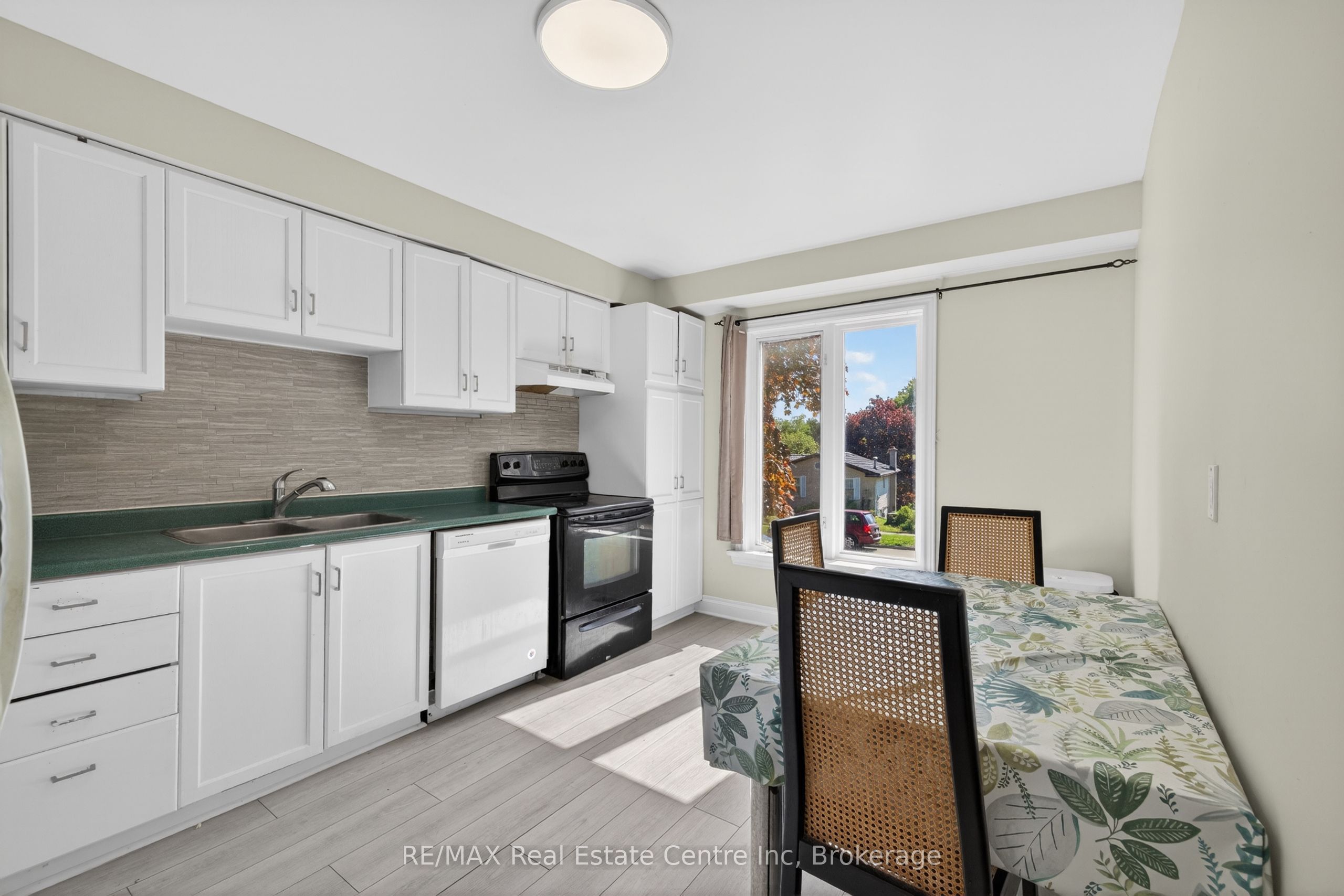 137 Dovercliffe Road Property Photo 14
