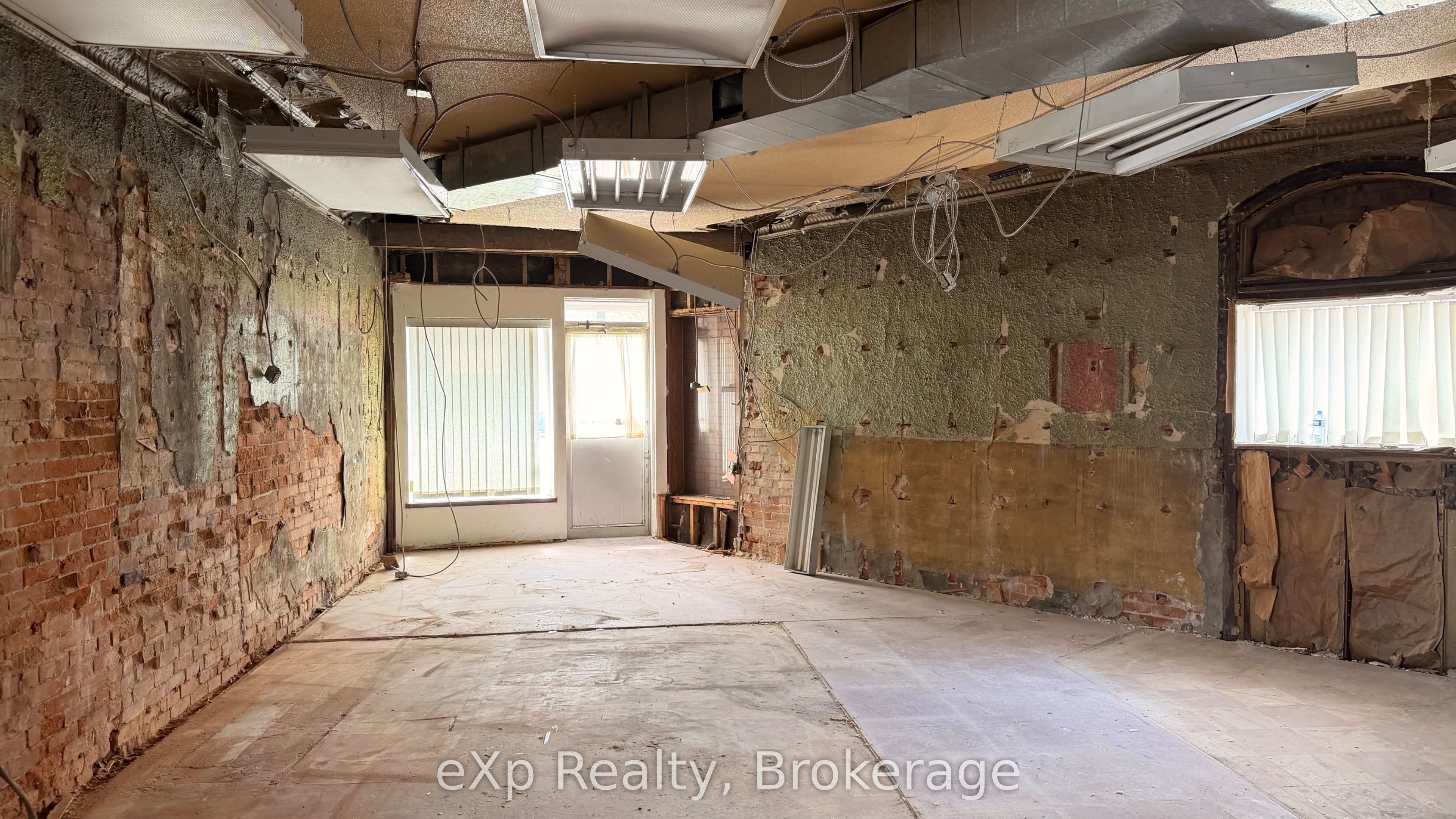2 King Street Property Photo 8