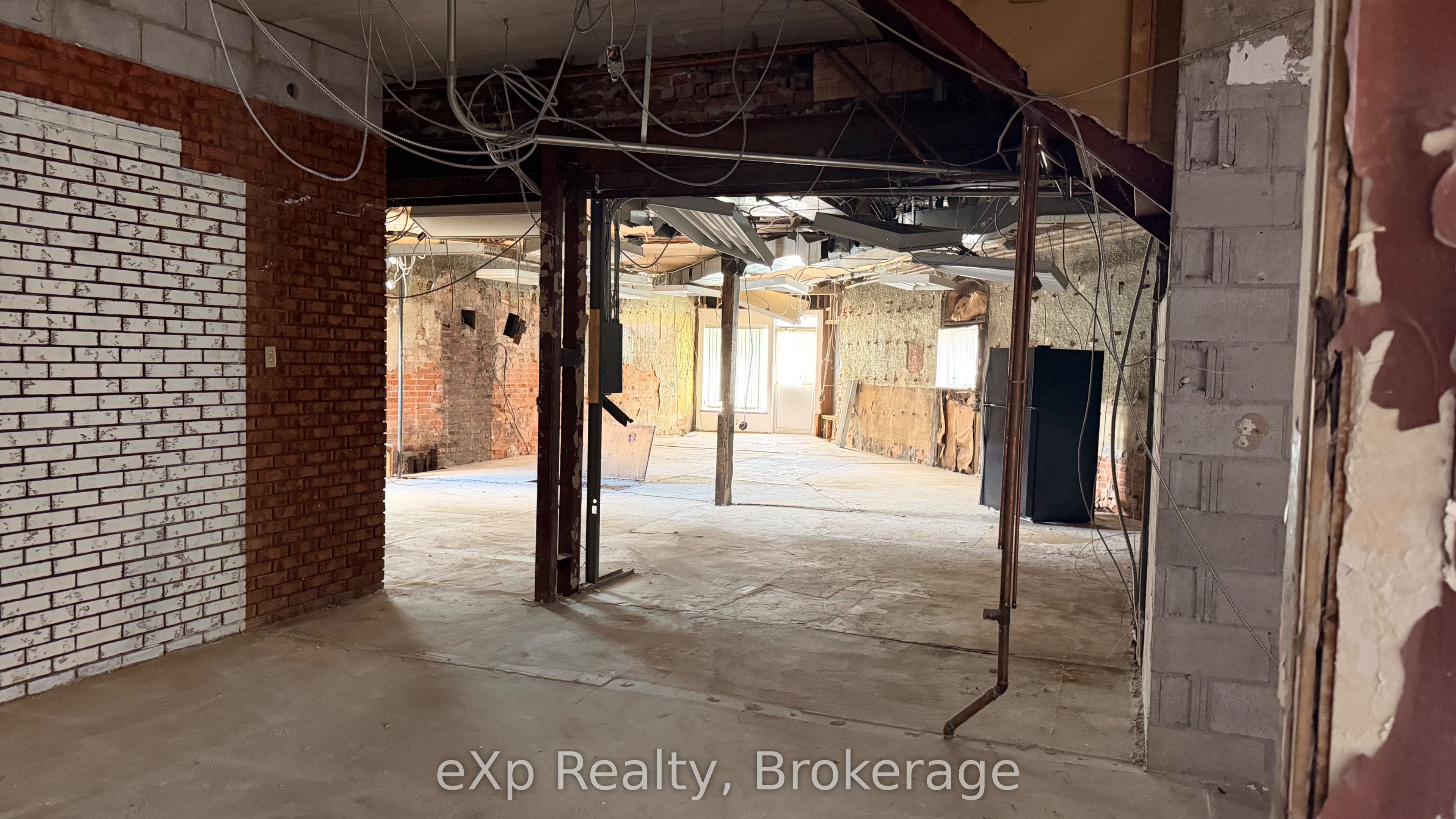 2 King Street Property Photo 9