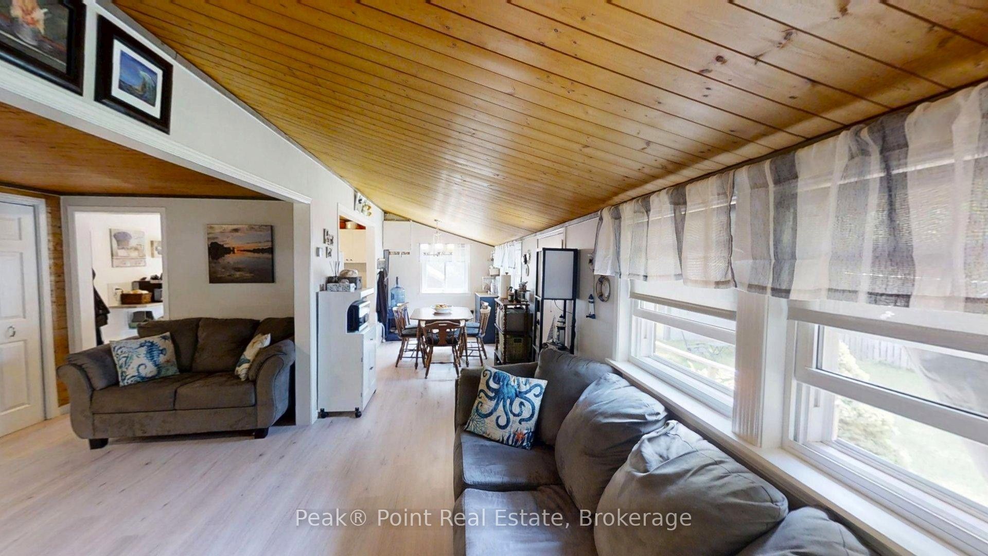 36 Barrie Avenue Property Photo 14