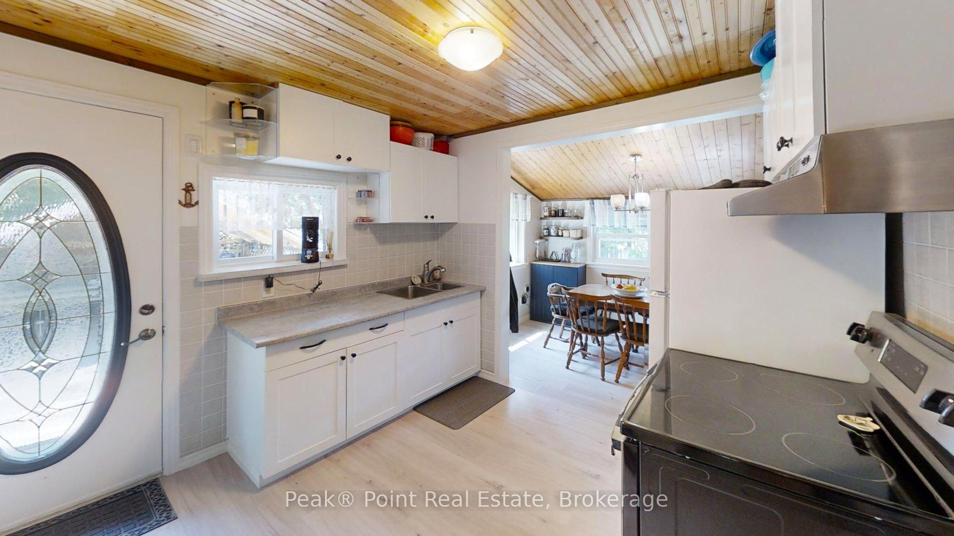 36 Barrie Avenue Property Photo 16