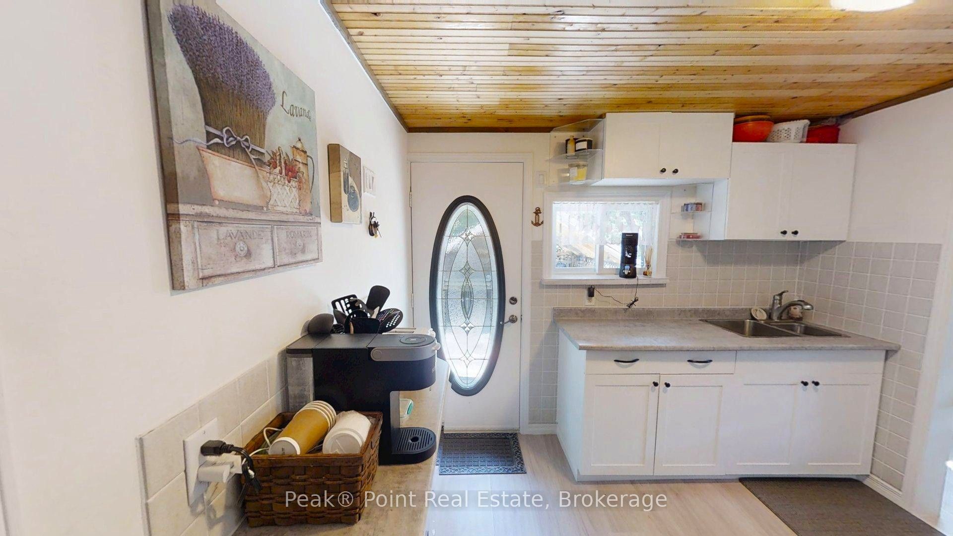 36 Barrie Avenue Property Photo 17