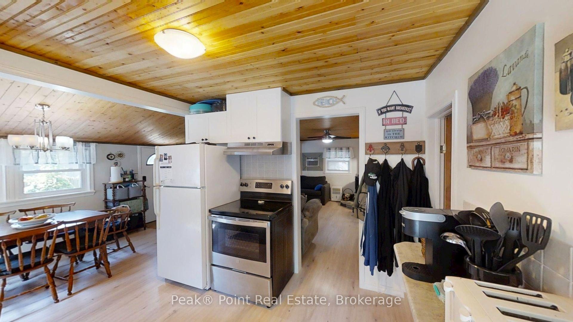 36 Barrie Avenue Property Photo 19