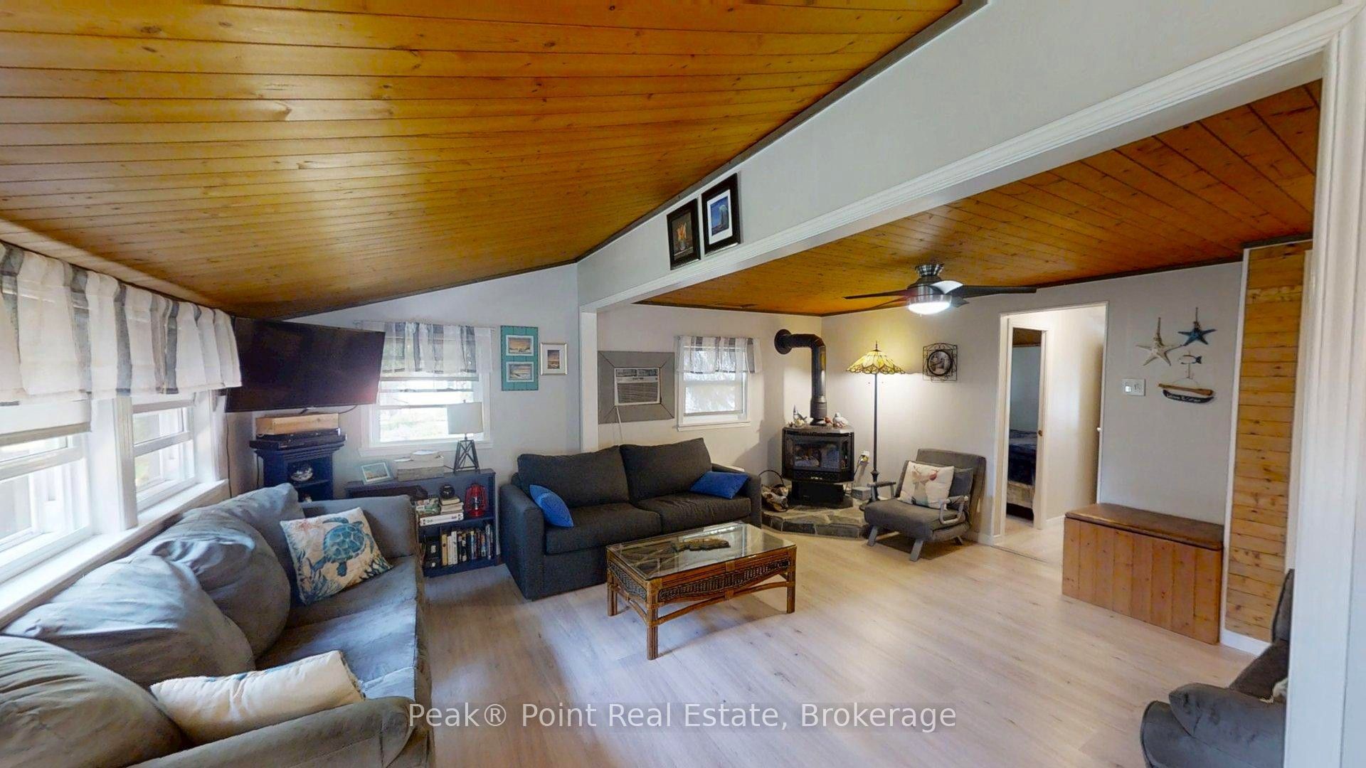 36 Barrie Avenue Property Photo 23