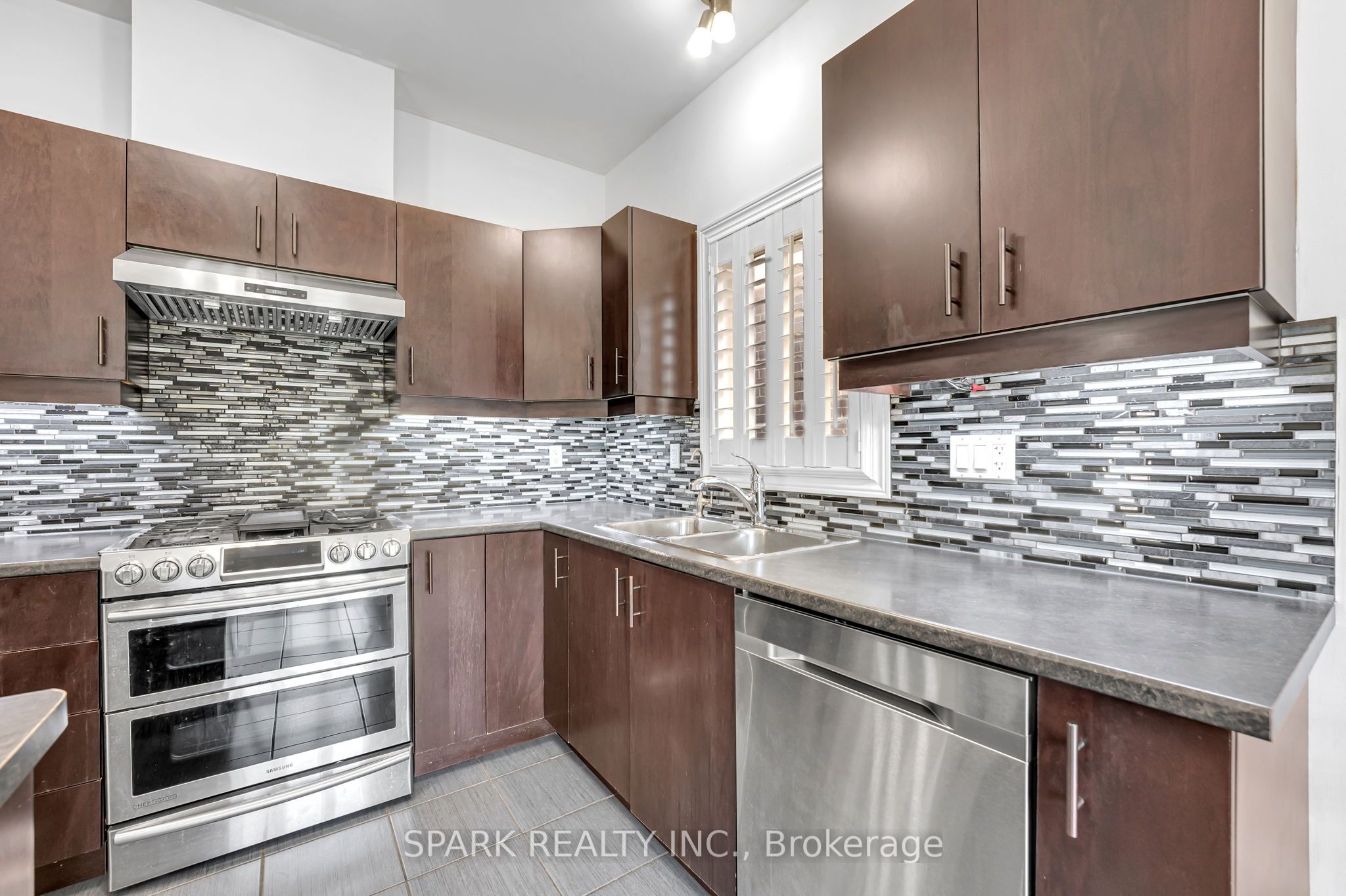 4 Cutts Crescent Property Photo 8