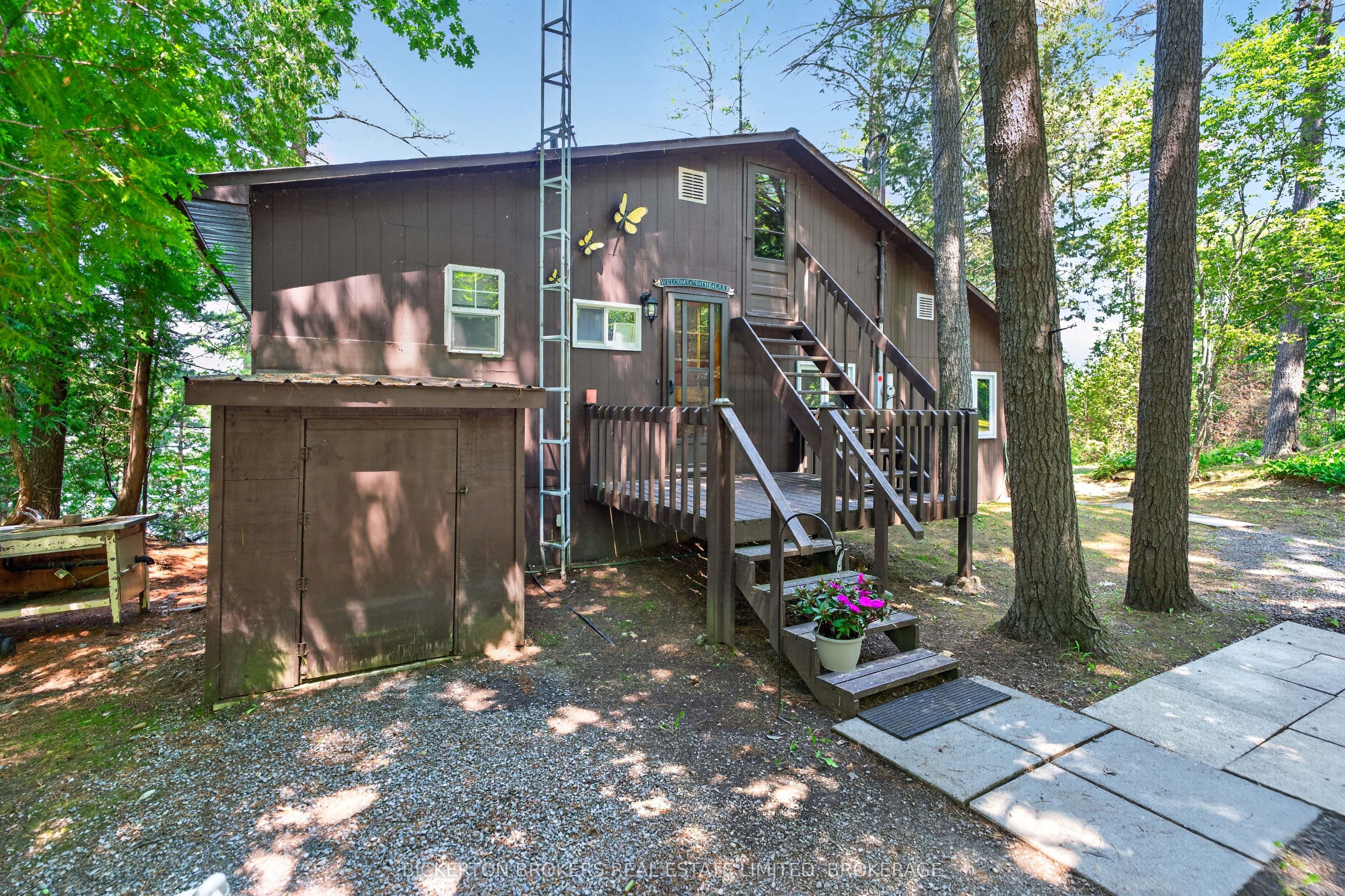 468 Moorhead Lane Property Photo 2