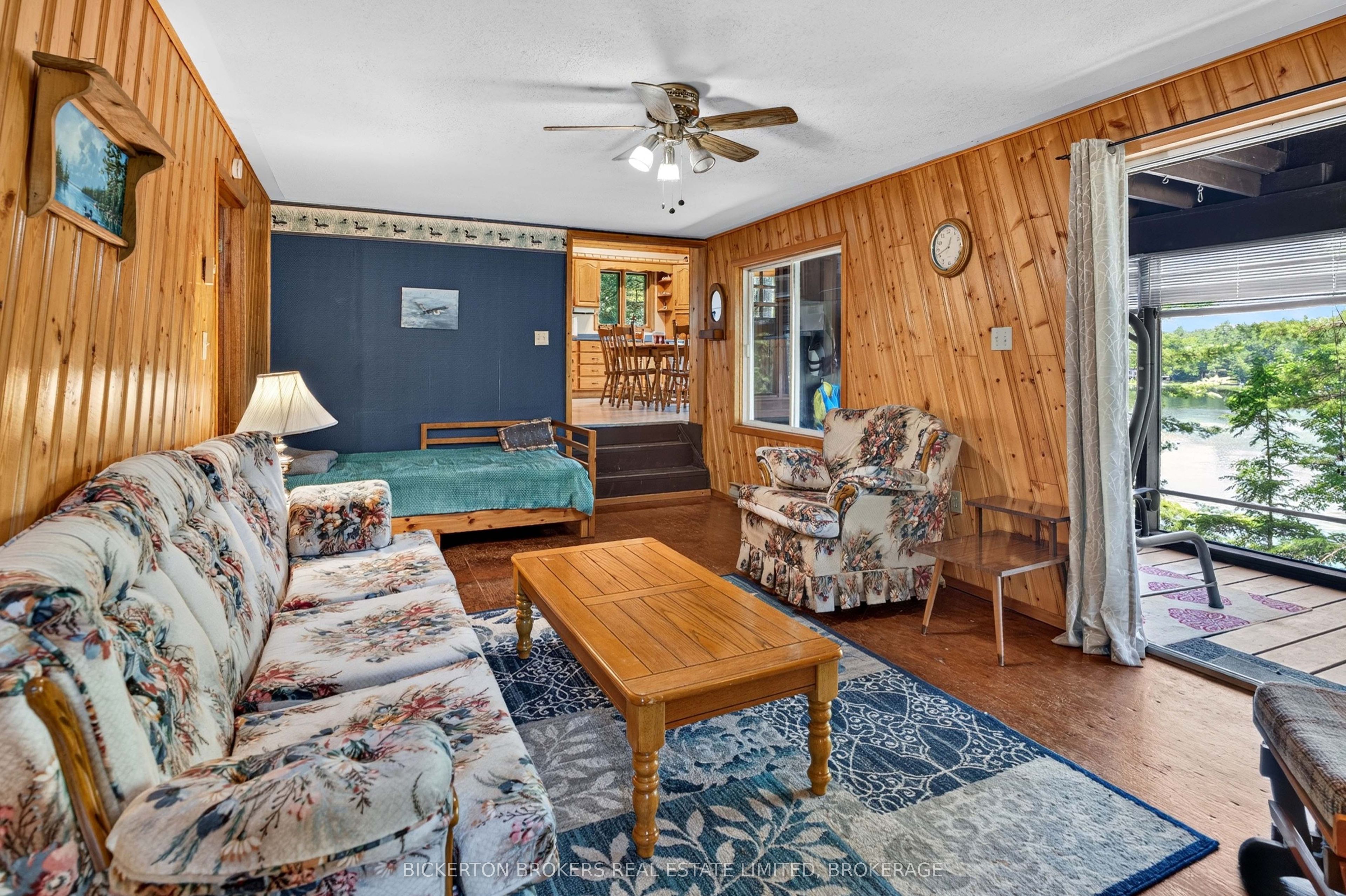 468 Moorhead Lane Property Photo 8