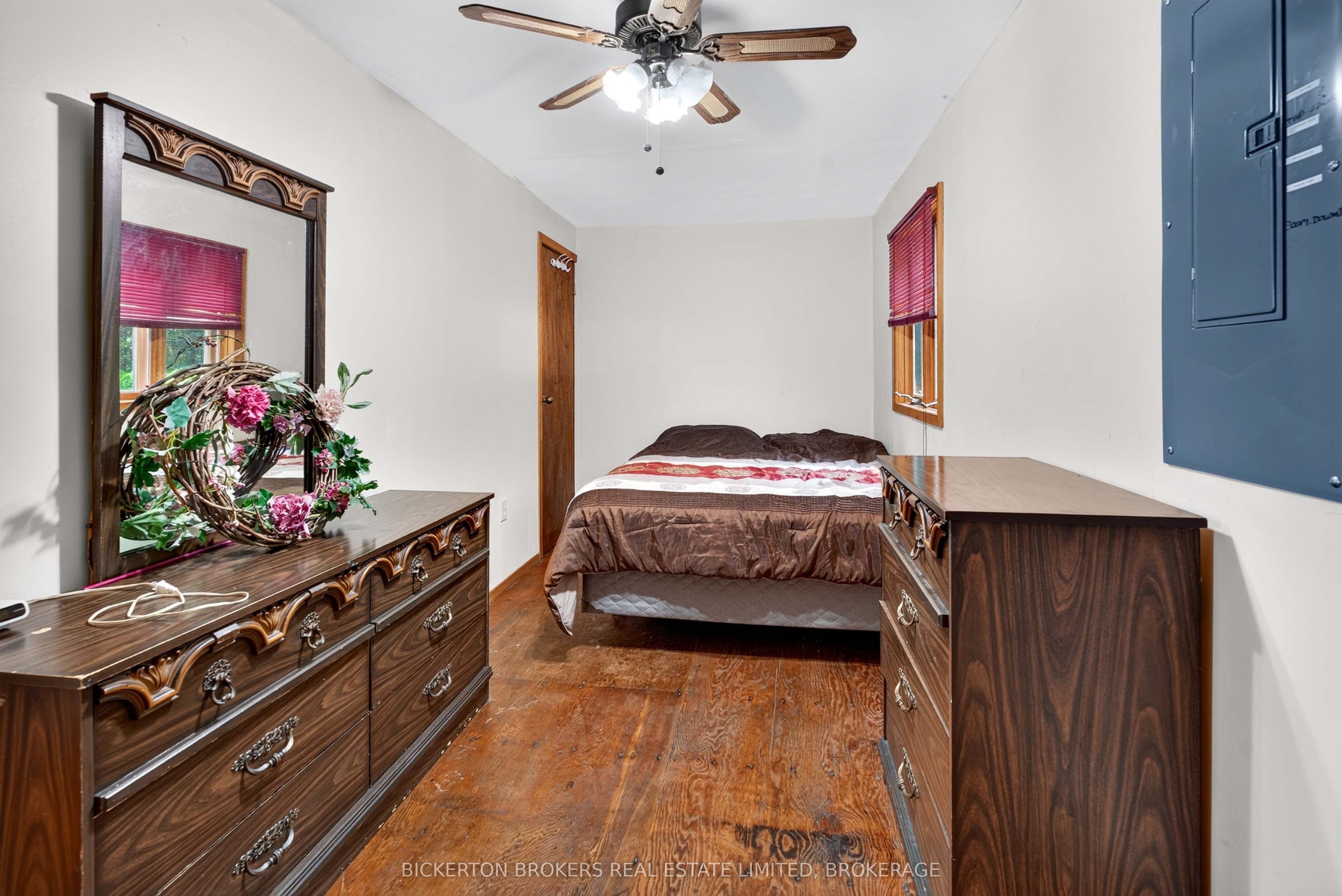 468 Moorhead Lane Property Photo 14