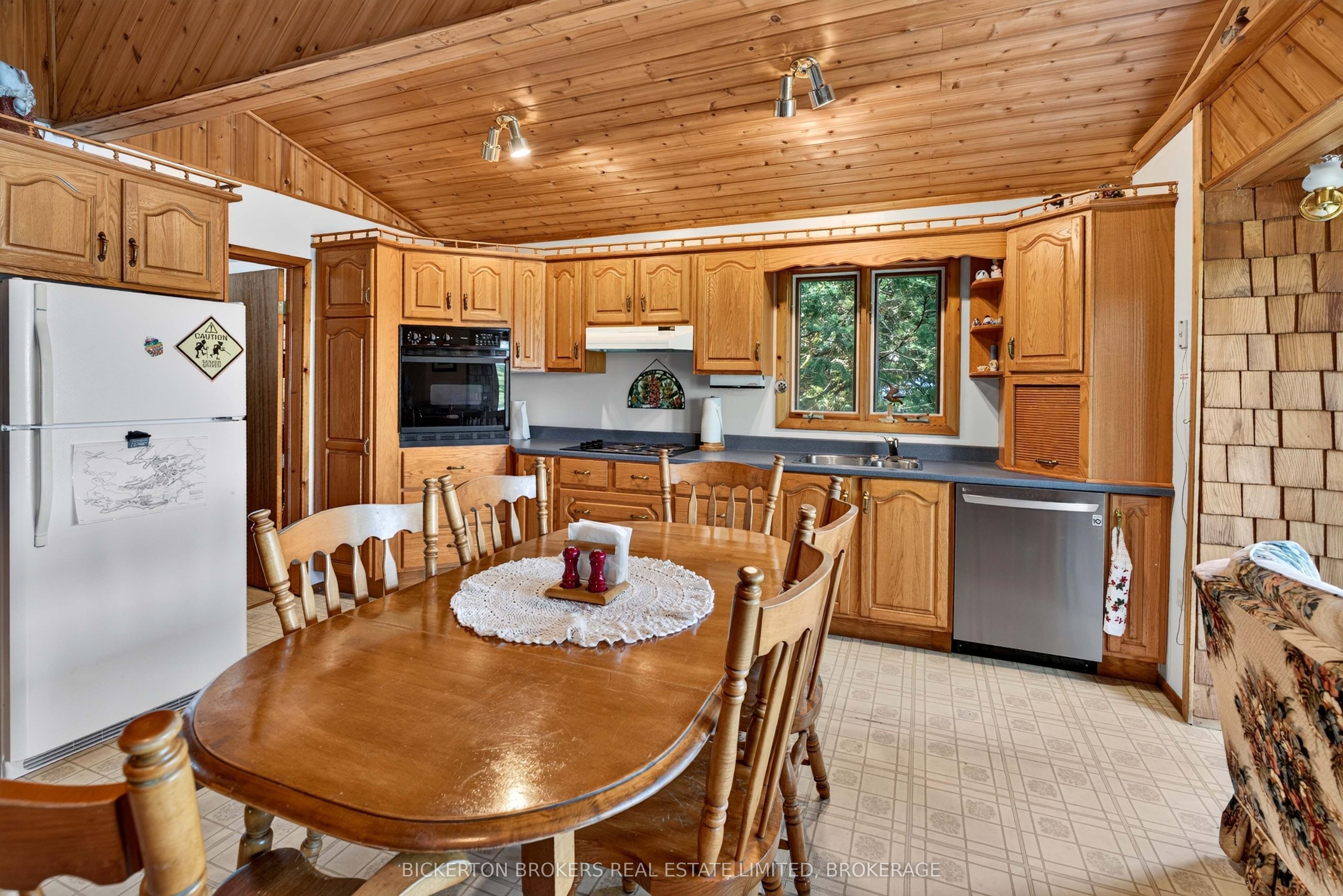 468 Moorhead Lane Property Photo 23