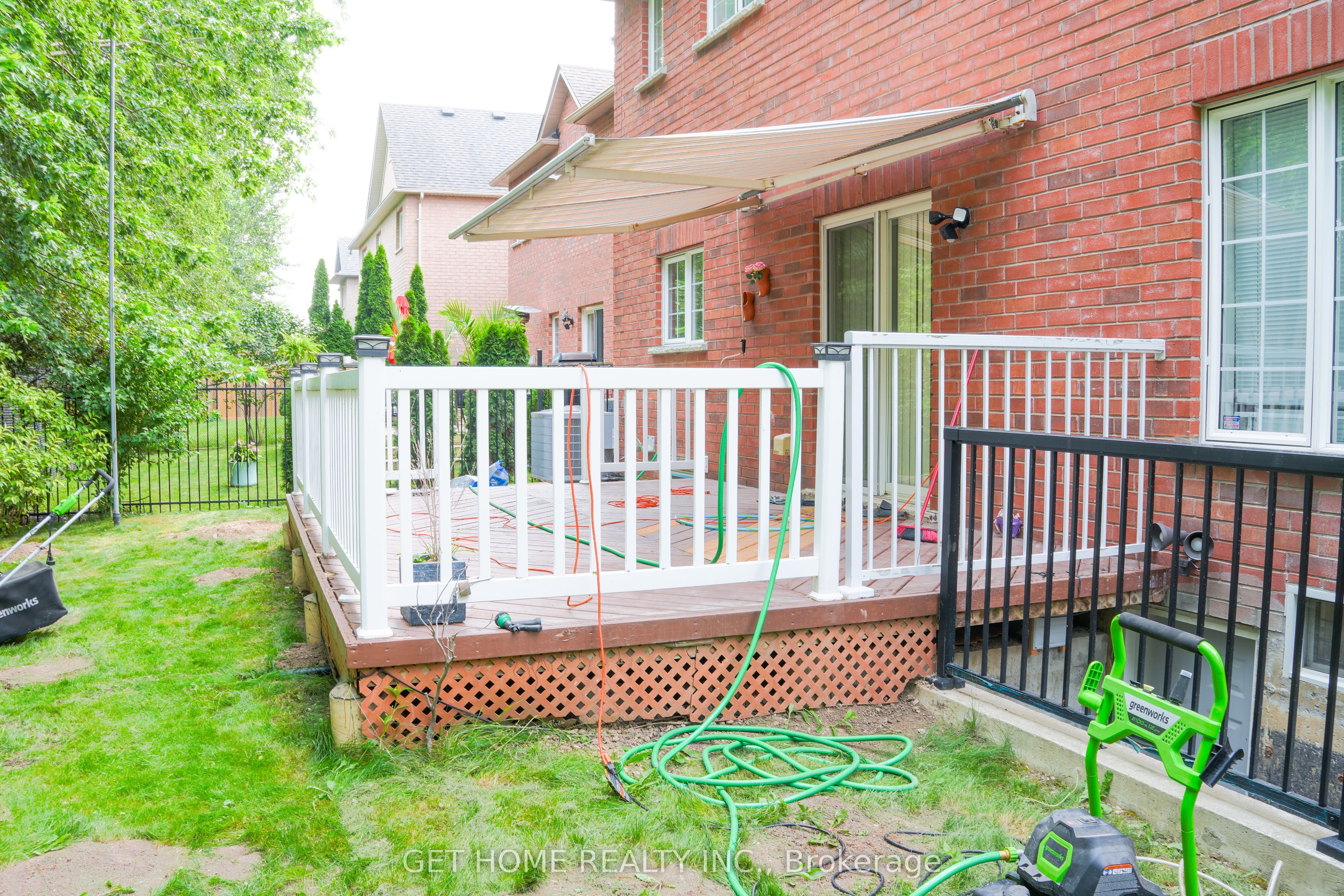 18 Dewsbury Way #bsmt Property Photo 27