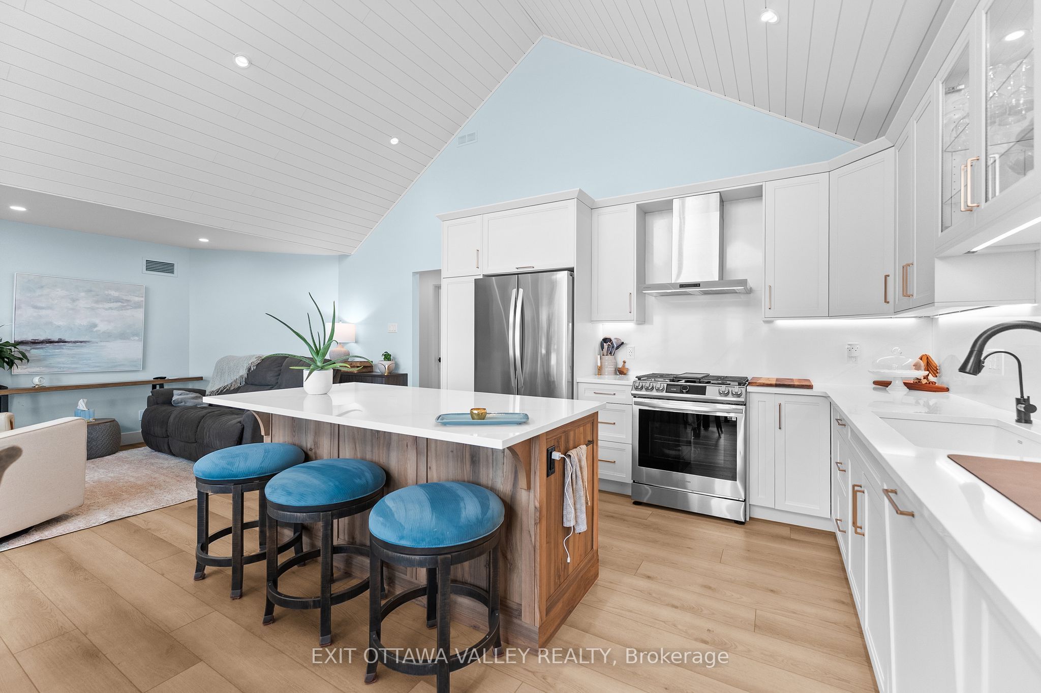 502b Macgregor Bay Trail Property Photo 13