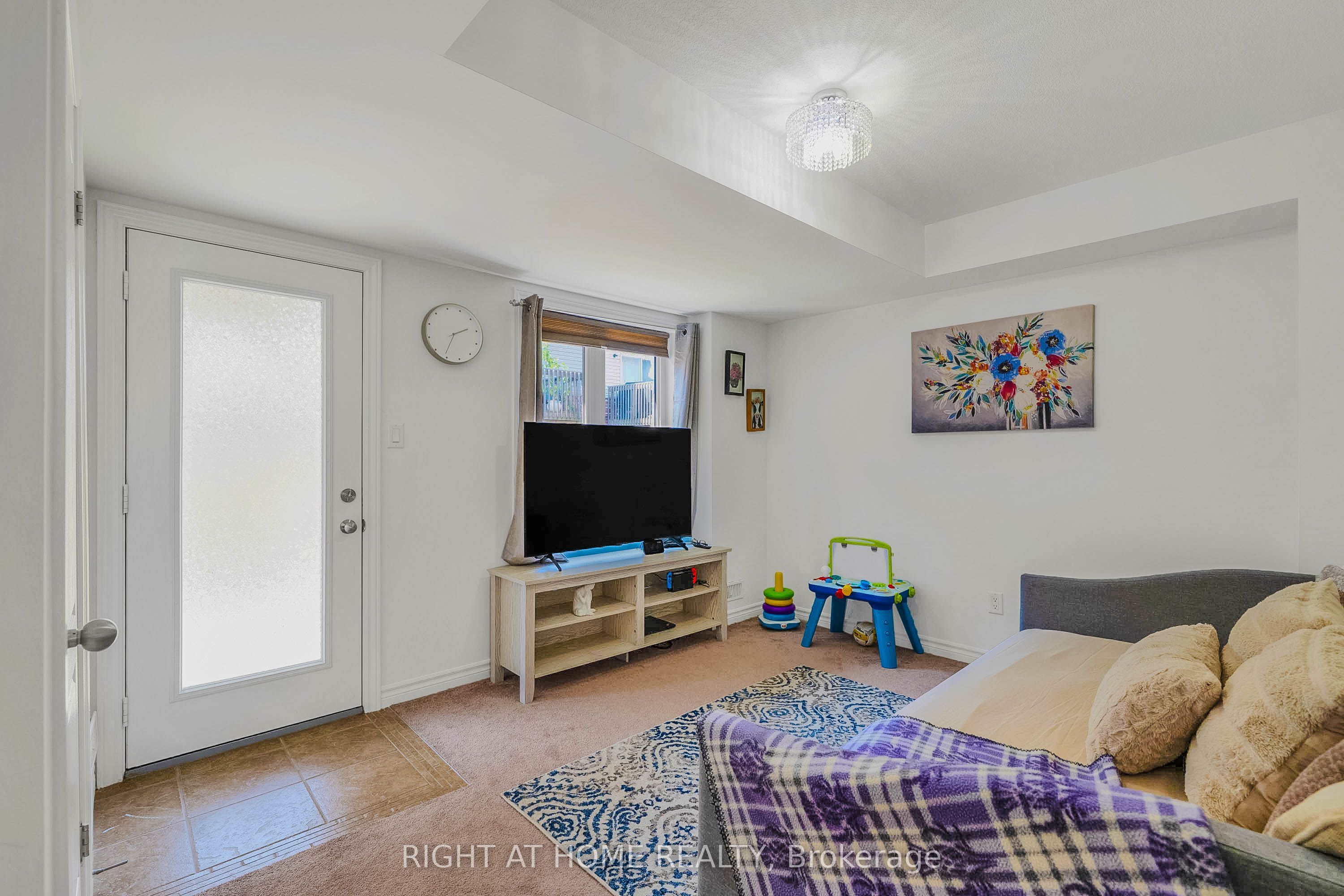 8 Kenridge Terrace Property Photo 13