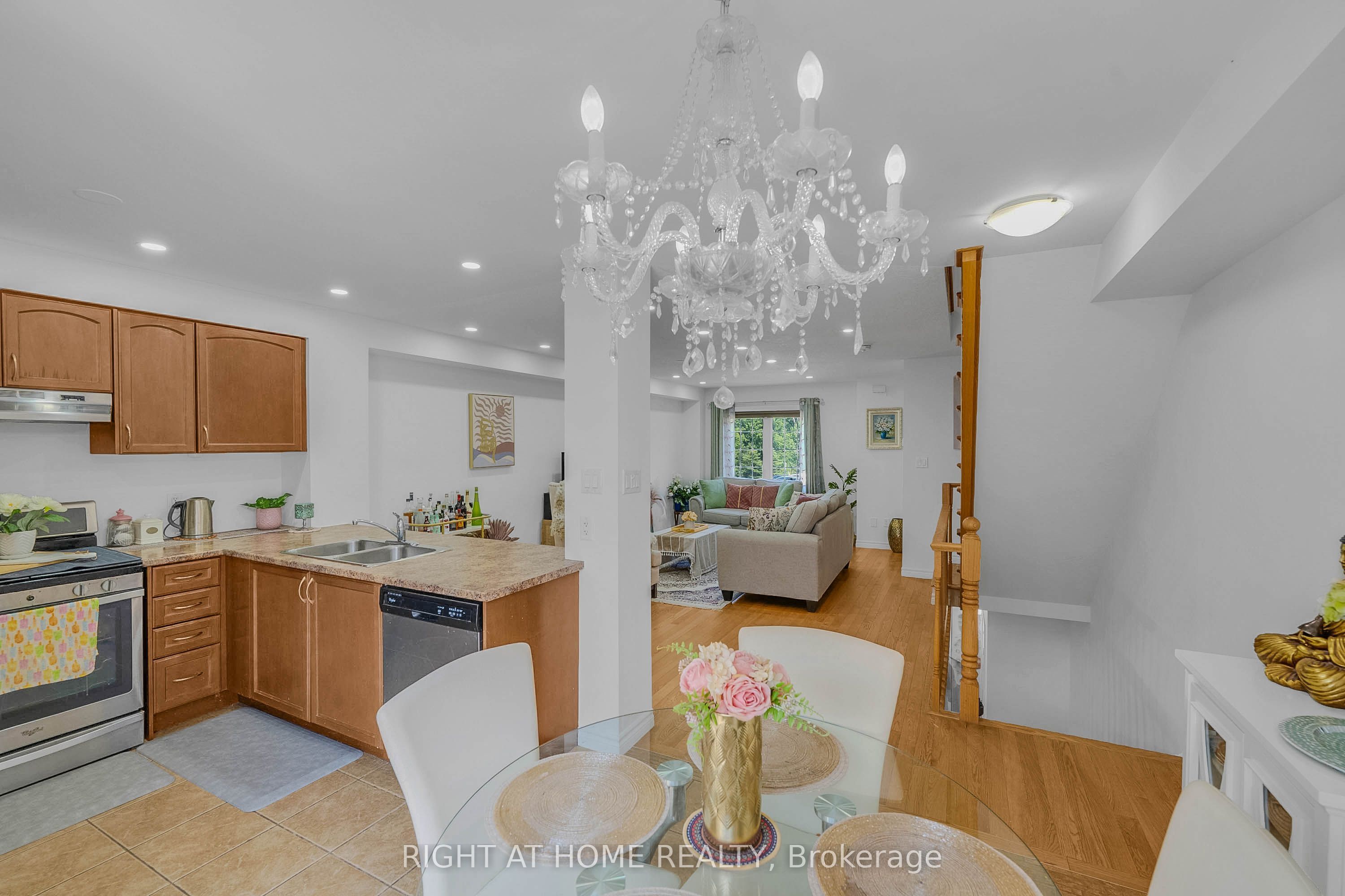 8 Kenridge Terrace Property Photo 16