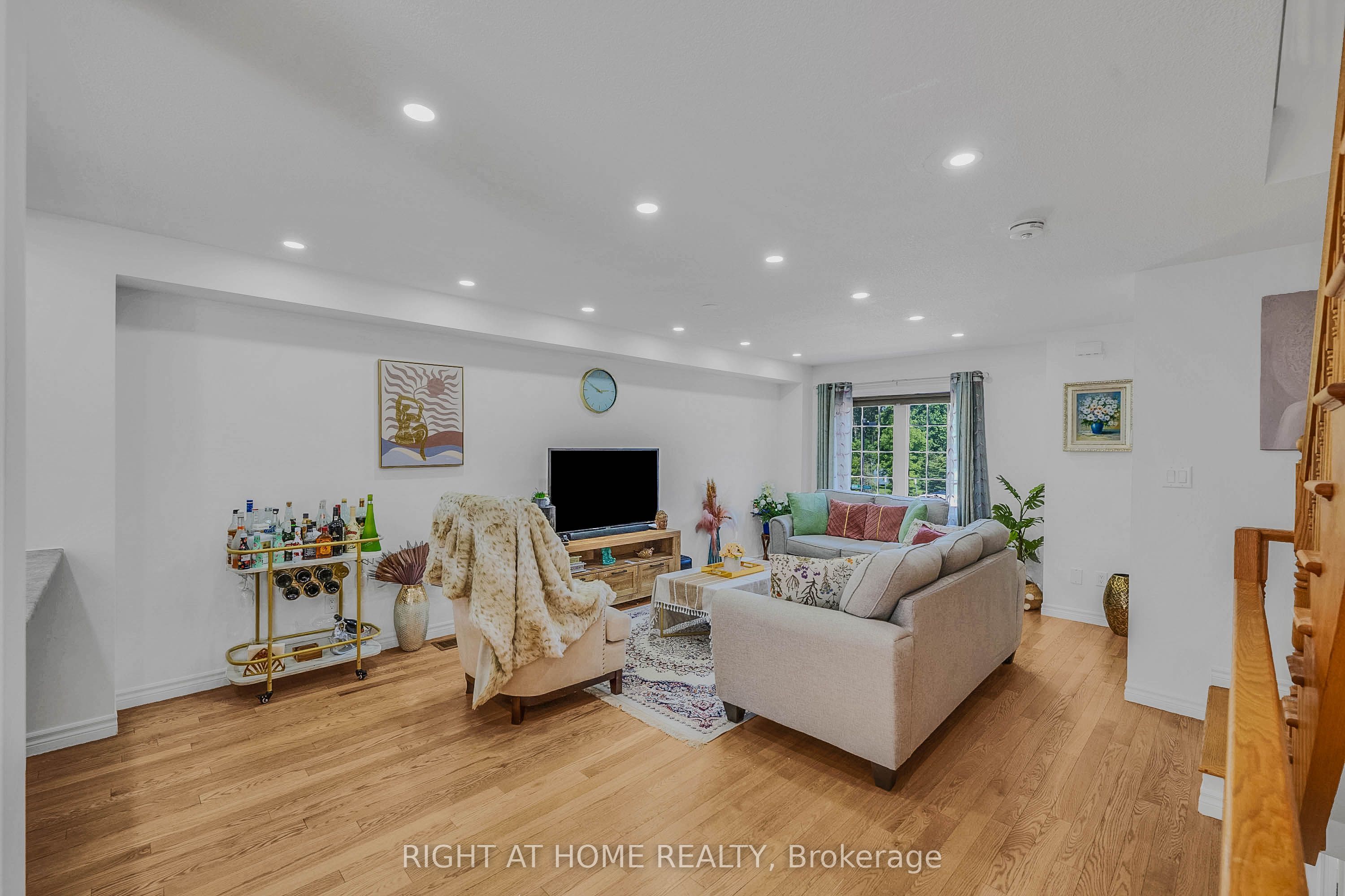 8 Kenridge Terrace Property Photo 17