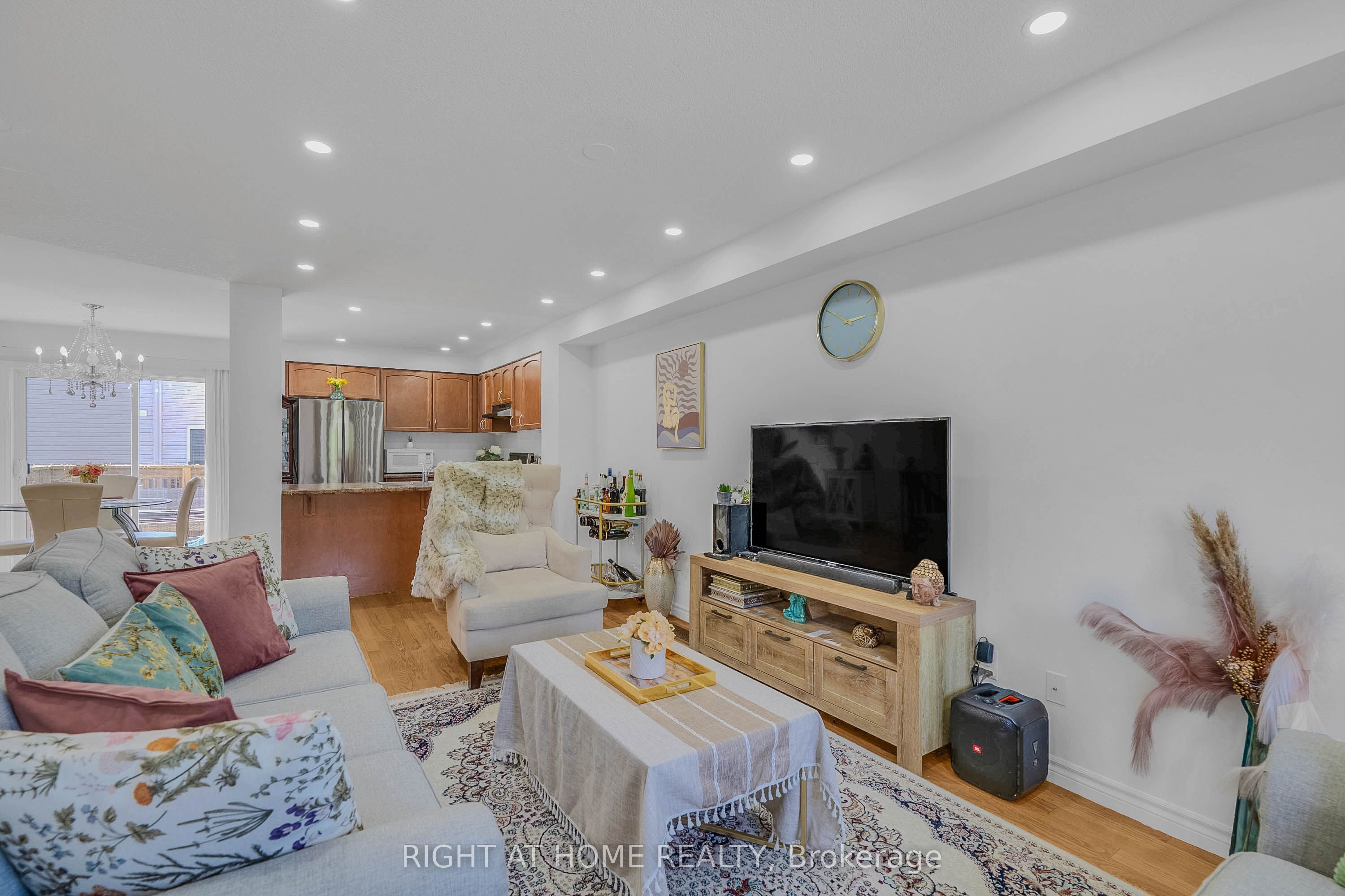 8 Kenridge Terrace Property Photo 18