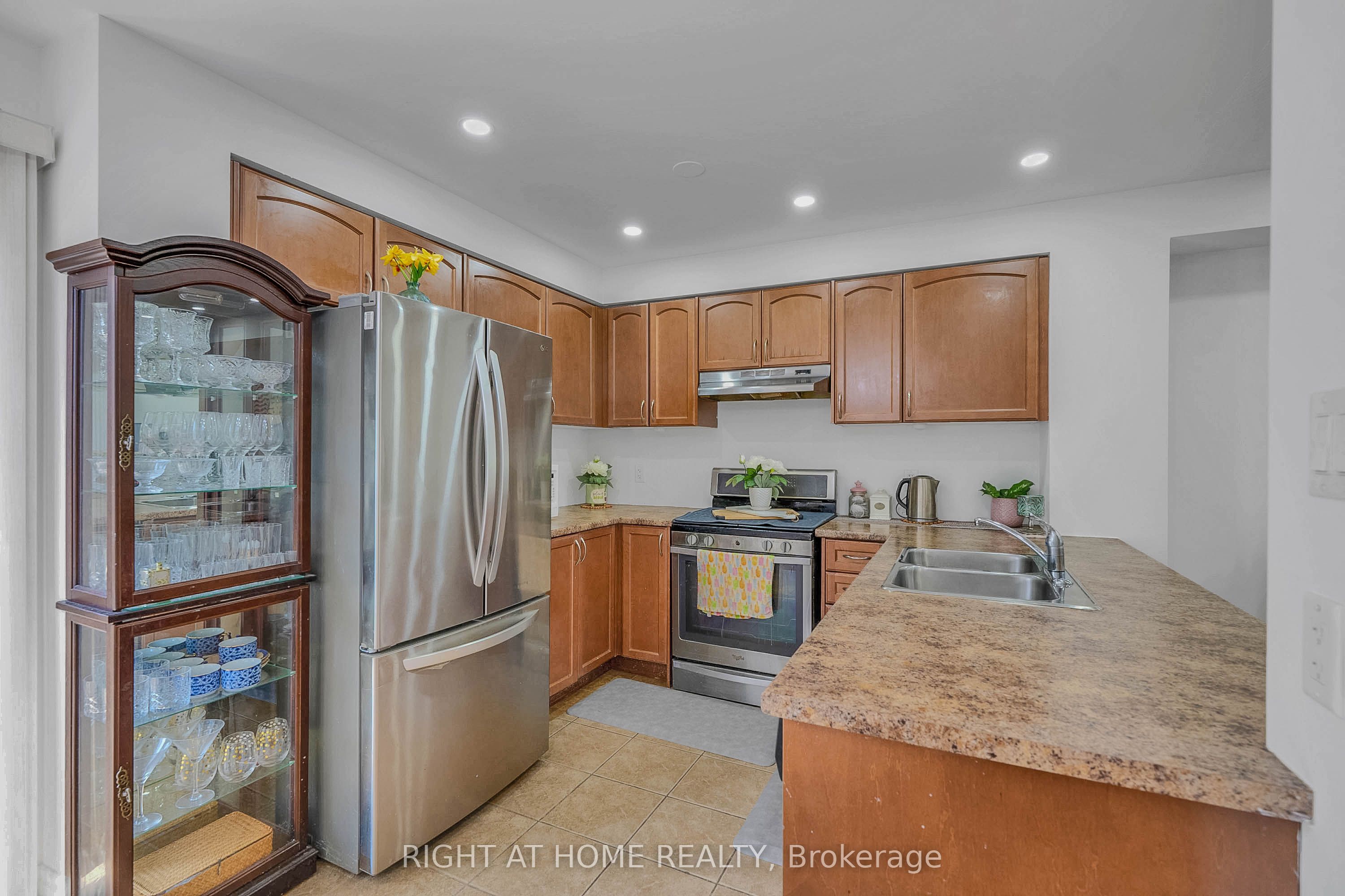 8 Kenridge Terrace Property Photo 21