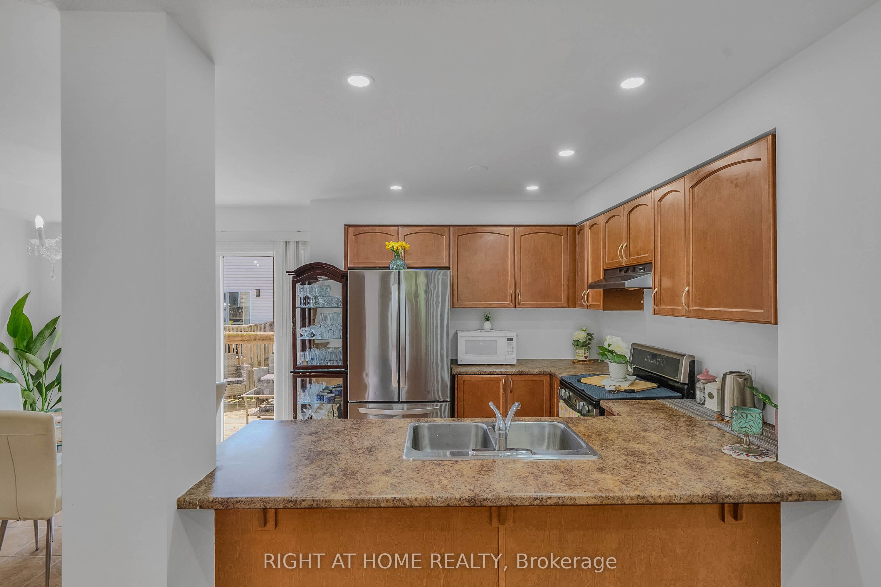 8 Kenridge Terrace Property Photo 24