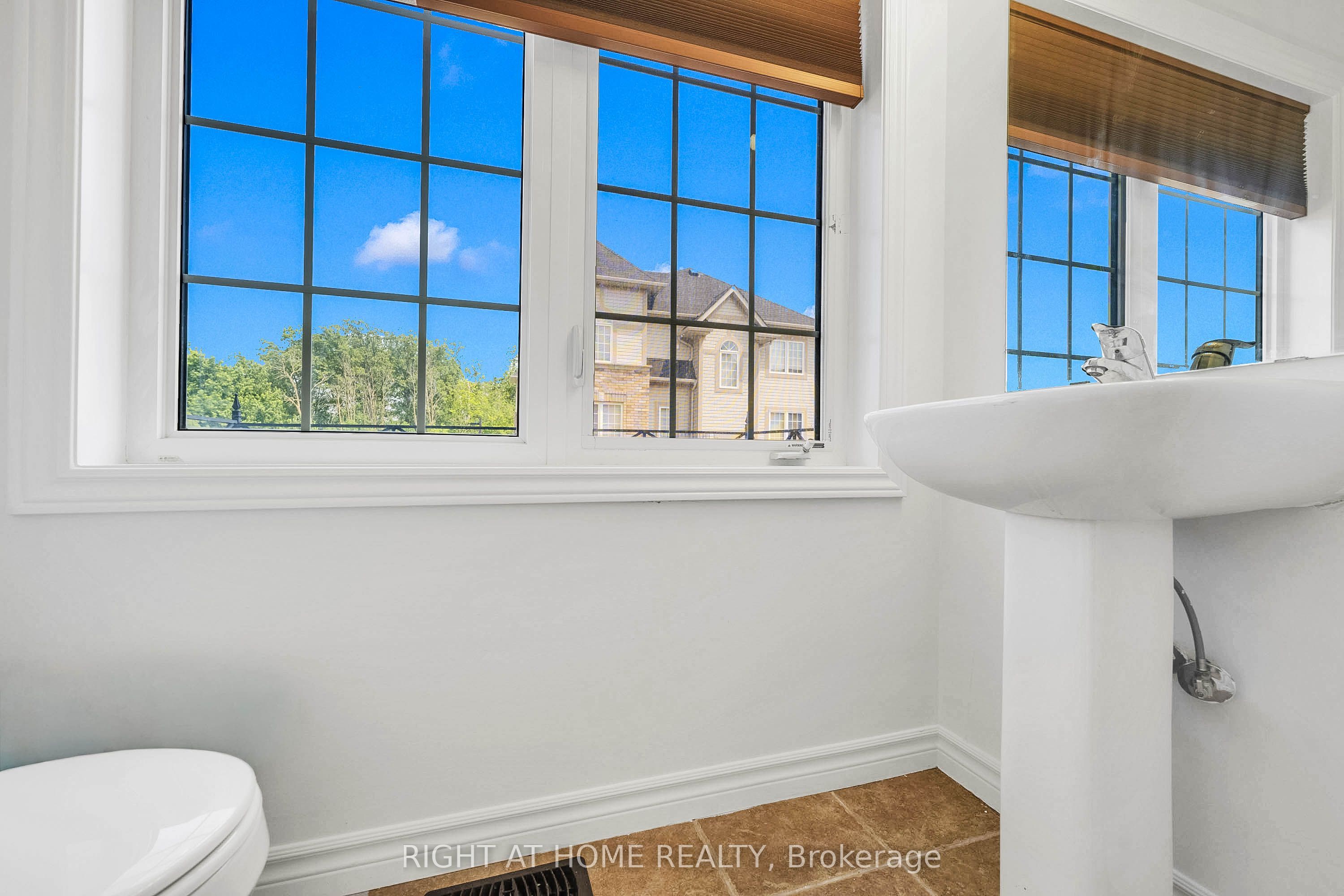 8 Kenridge Terrace Property Photo 25