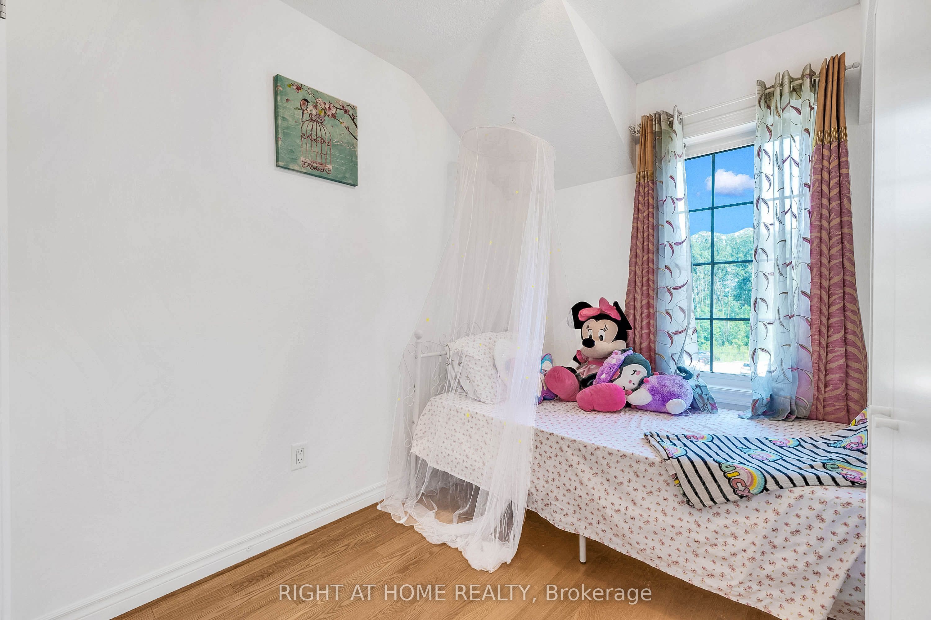 8 Kenridge Terrace Property Photo 34