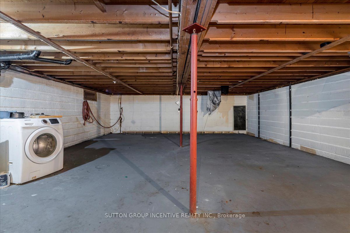 159 Toronto Street Property Photo 16