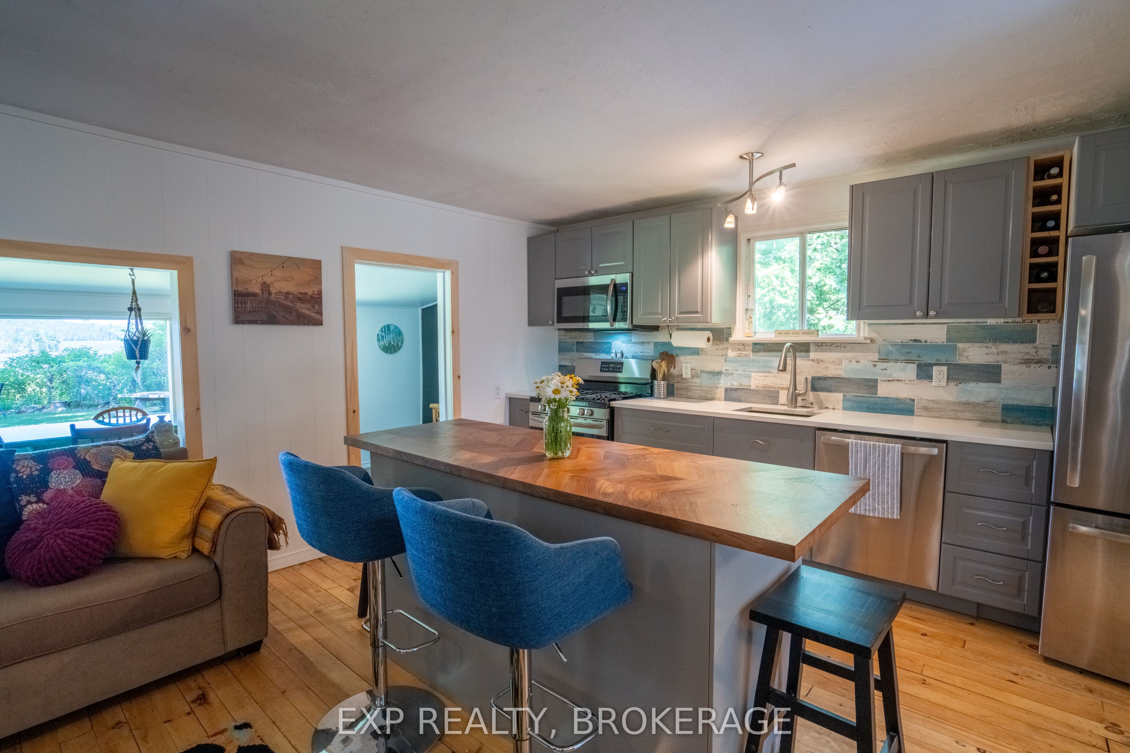 1026 Arcol Road Property Photo 11
