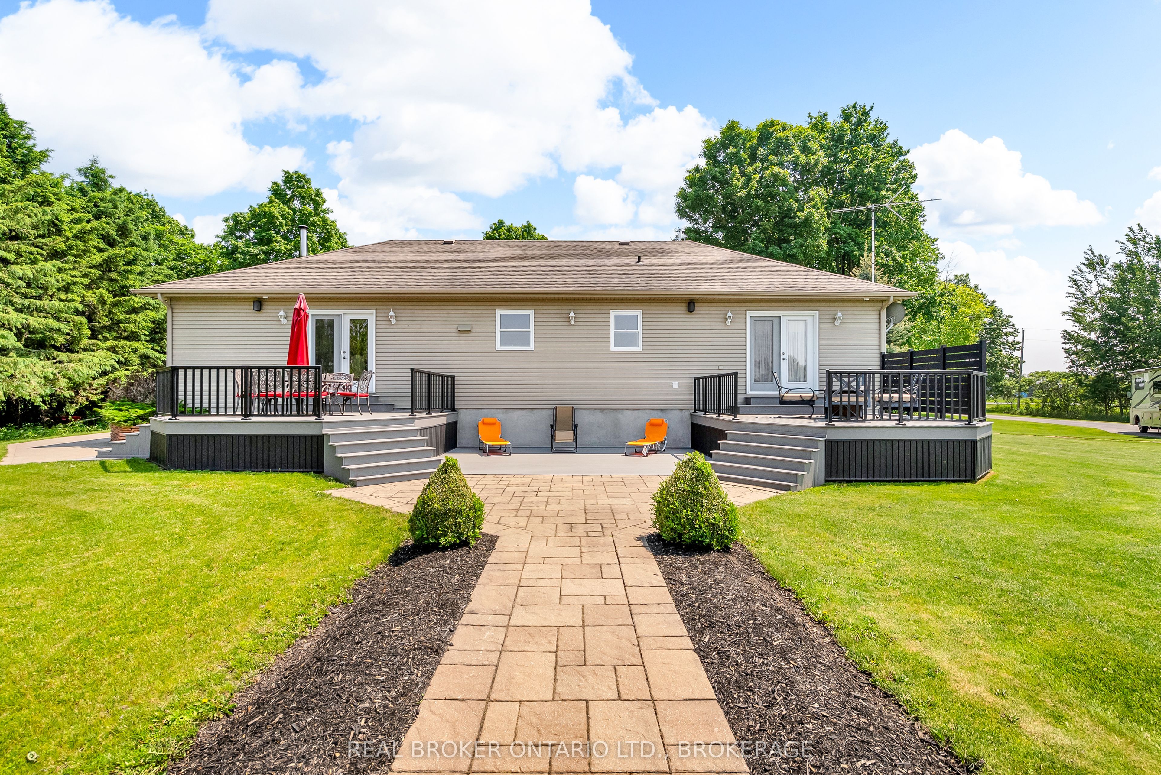 17623 Sandringham Road Property Photo 34
