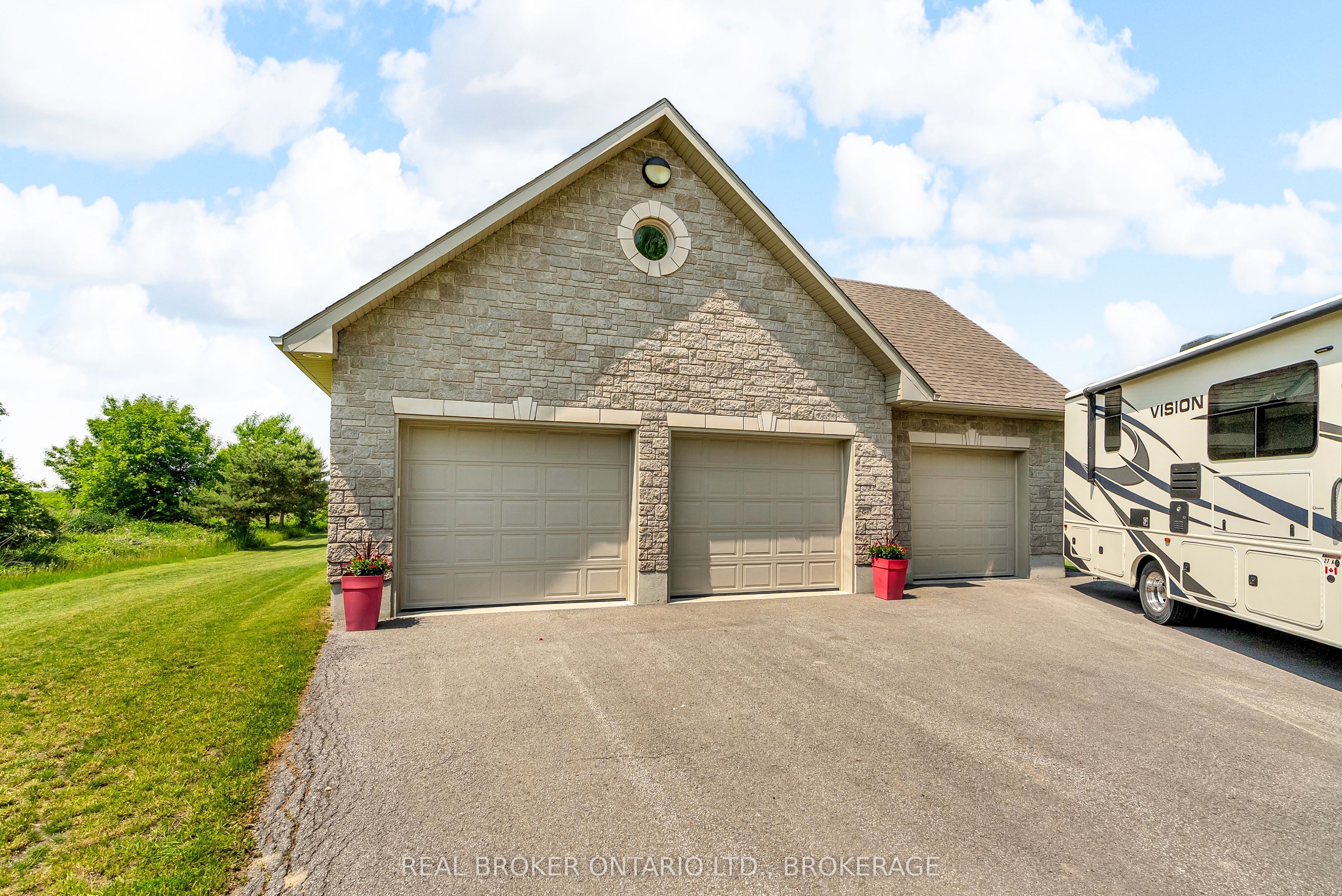 17623 Sandringham Road Property Photo 41
