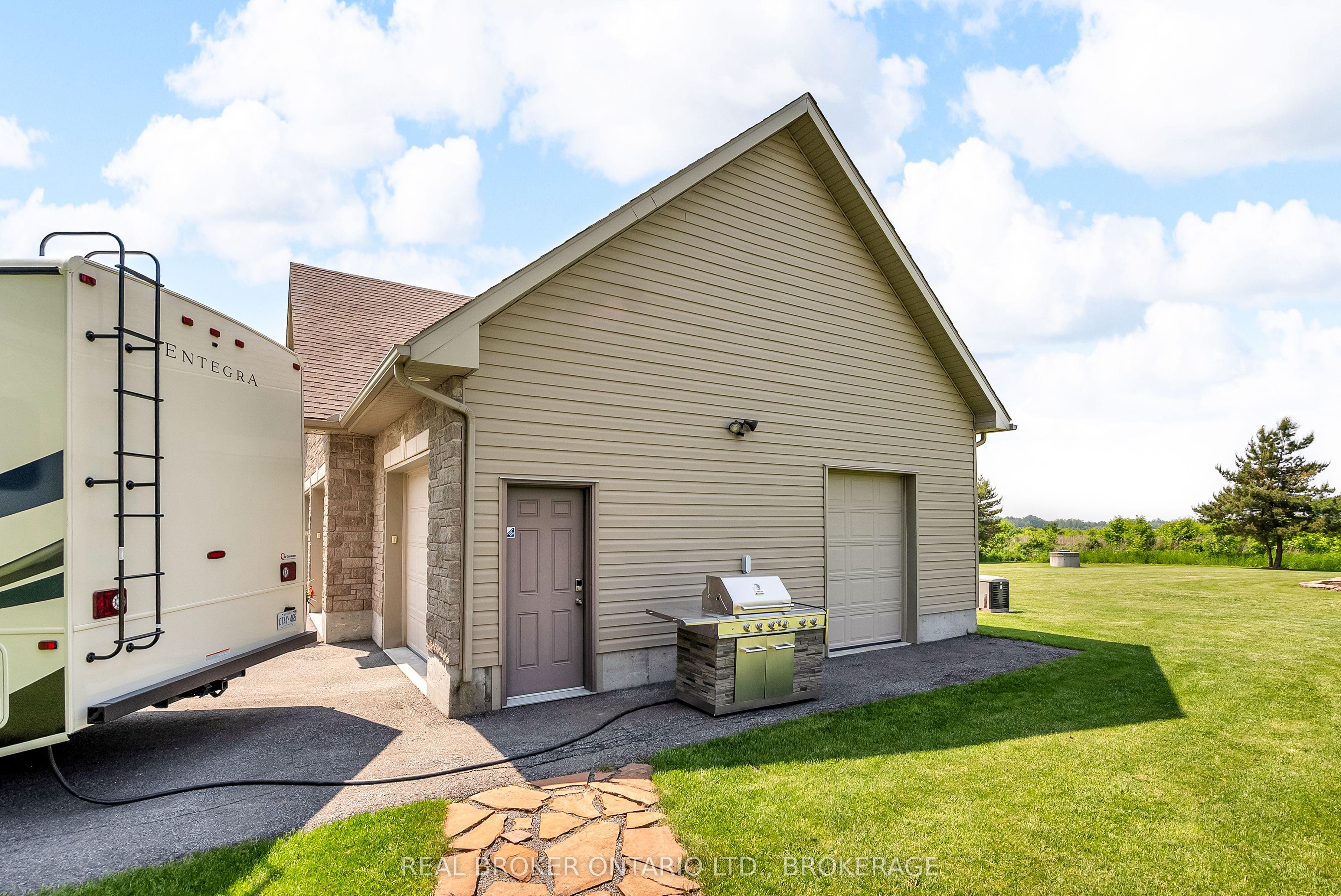 17623 Sandringham Road Property Photo 43