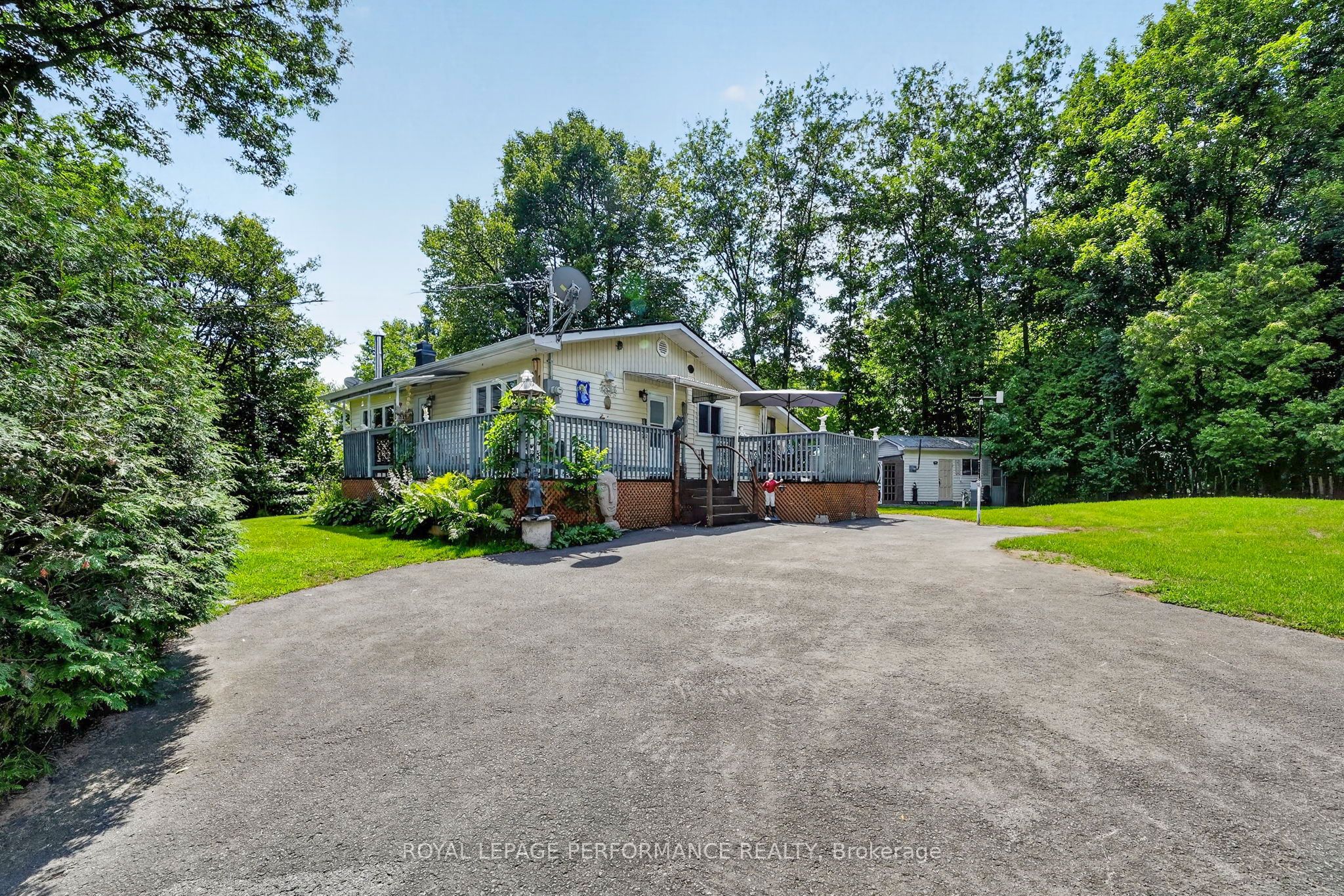 22197 Parkhill Circle Property Photo 4