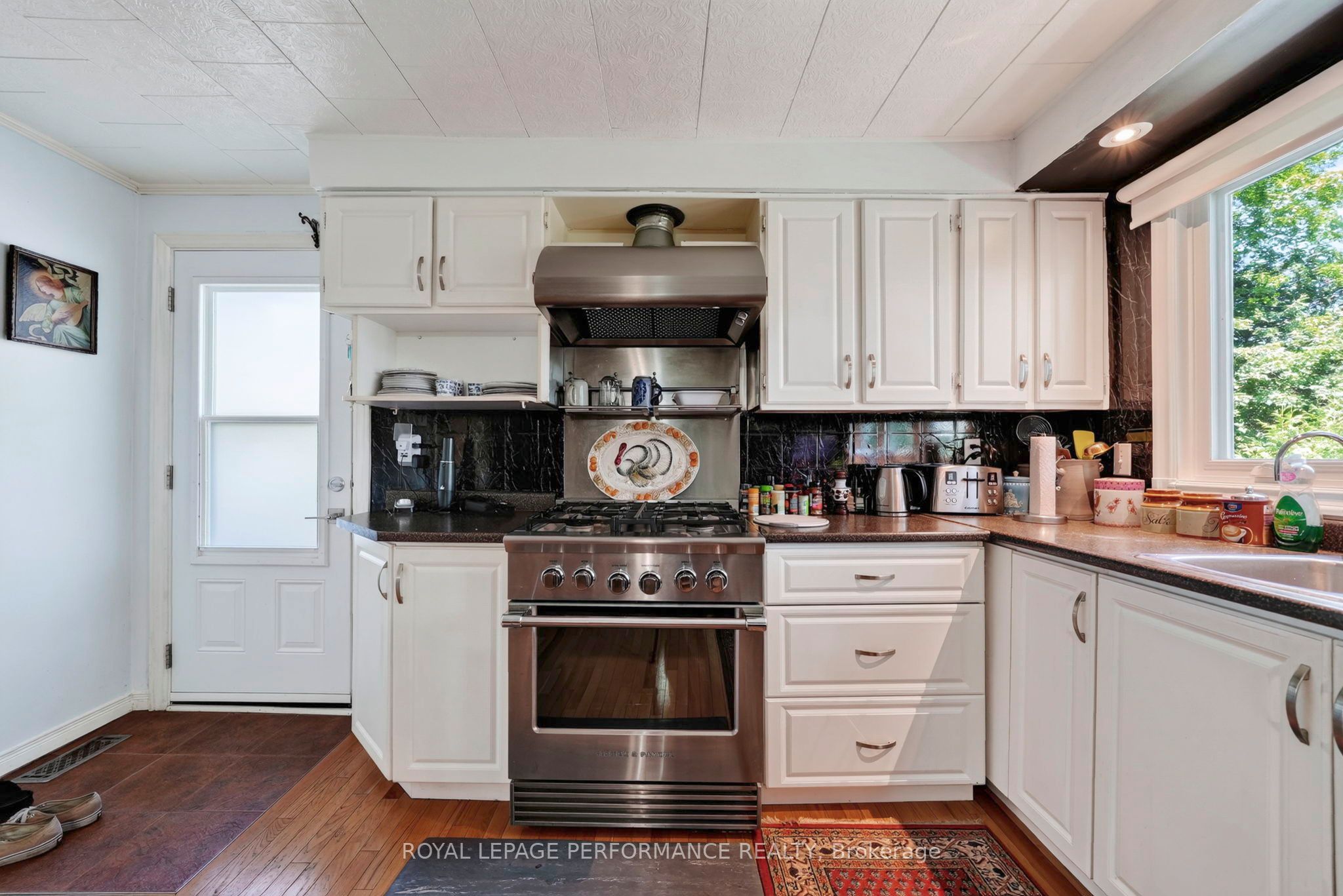 22197 Parkhill Circle Property Photo 7